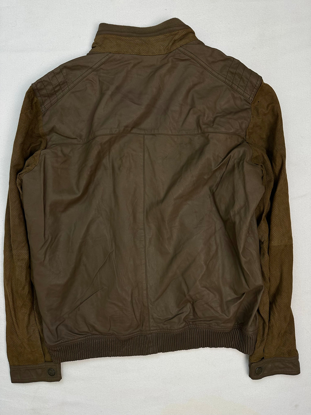 Back of the size L brown leather cafe racer jacket, laid flat