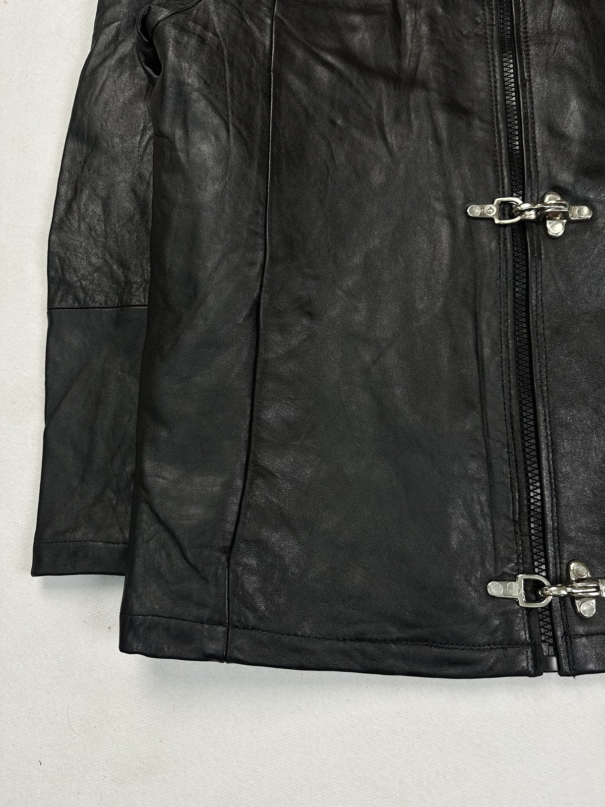 Size L jacket in black real leather with a 22 inch chest