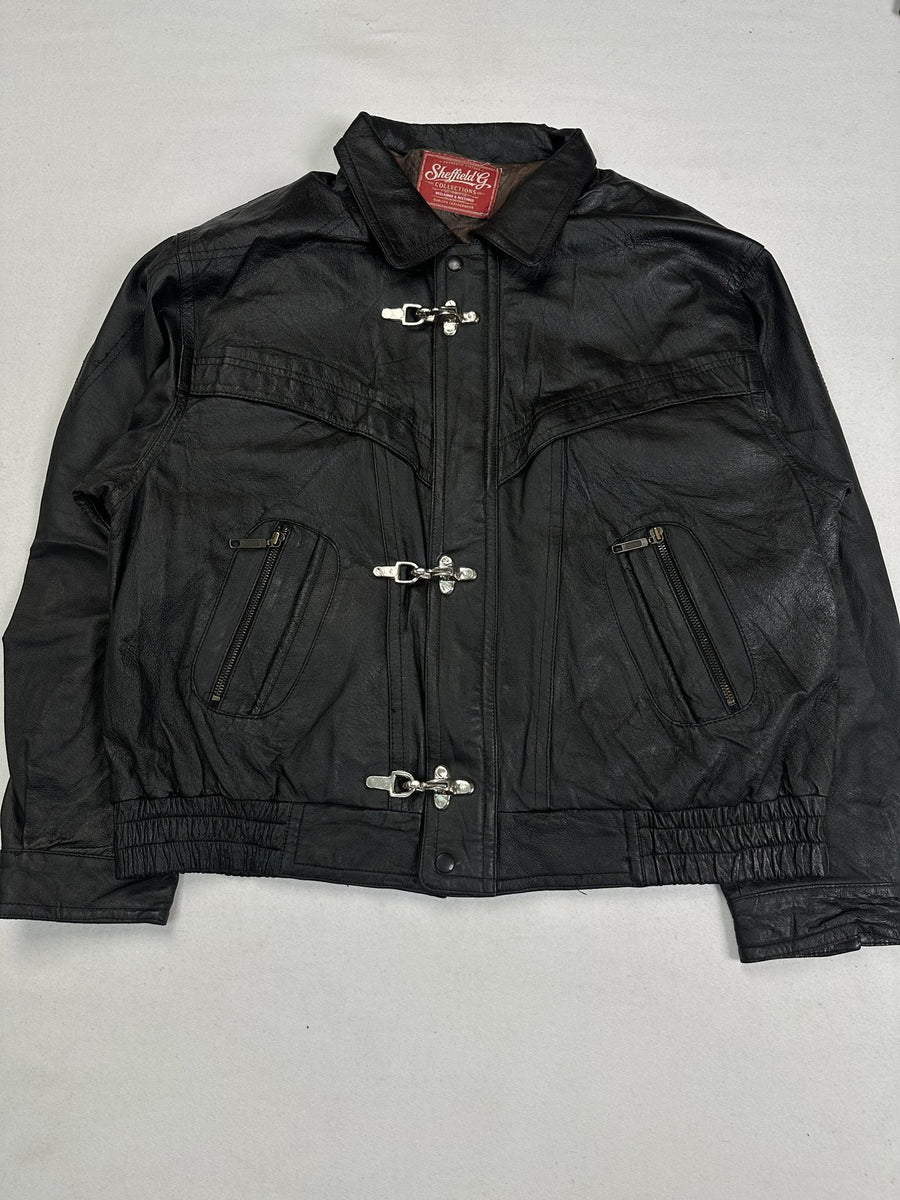 Padded pocket set into the black leather of the XL jacket
