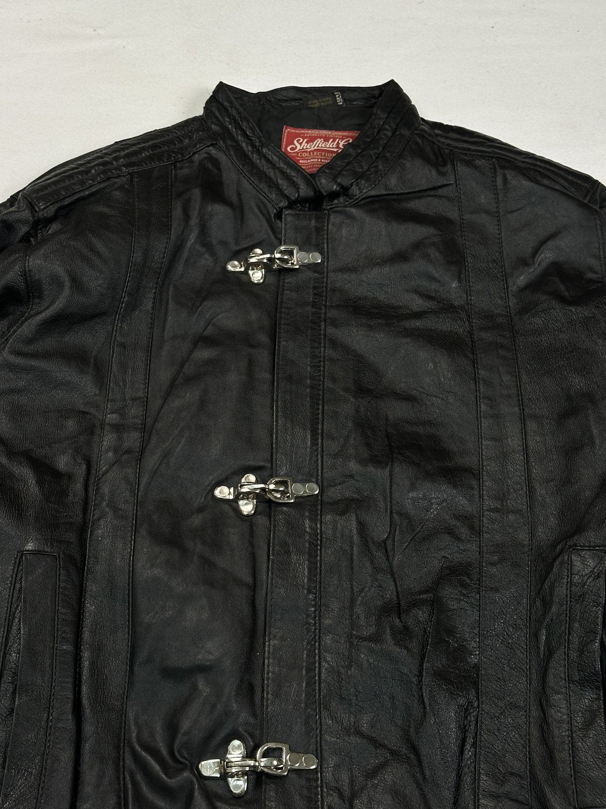 The size XXL blouson, 27 inches long through the body