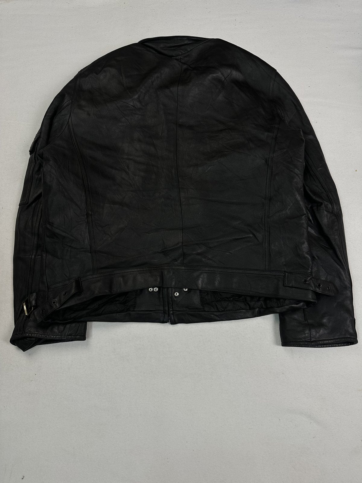 The size L field jacket, 27 inches long through the body
