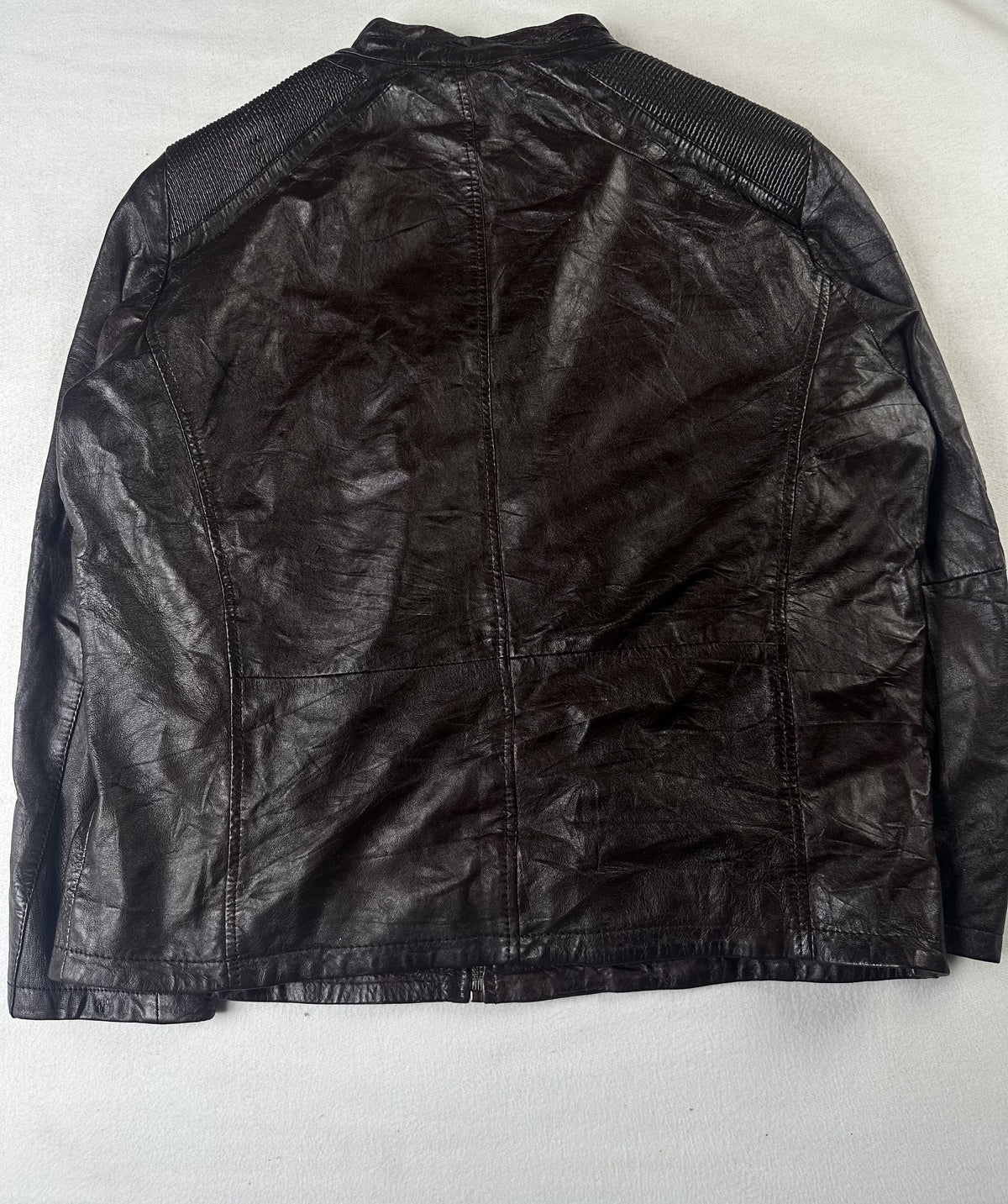 Back of the XL brown cafe racer showing the panelled seams and ribbed shoulder inserts