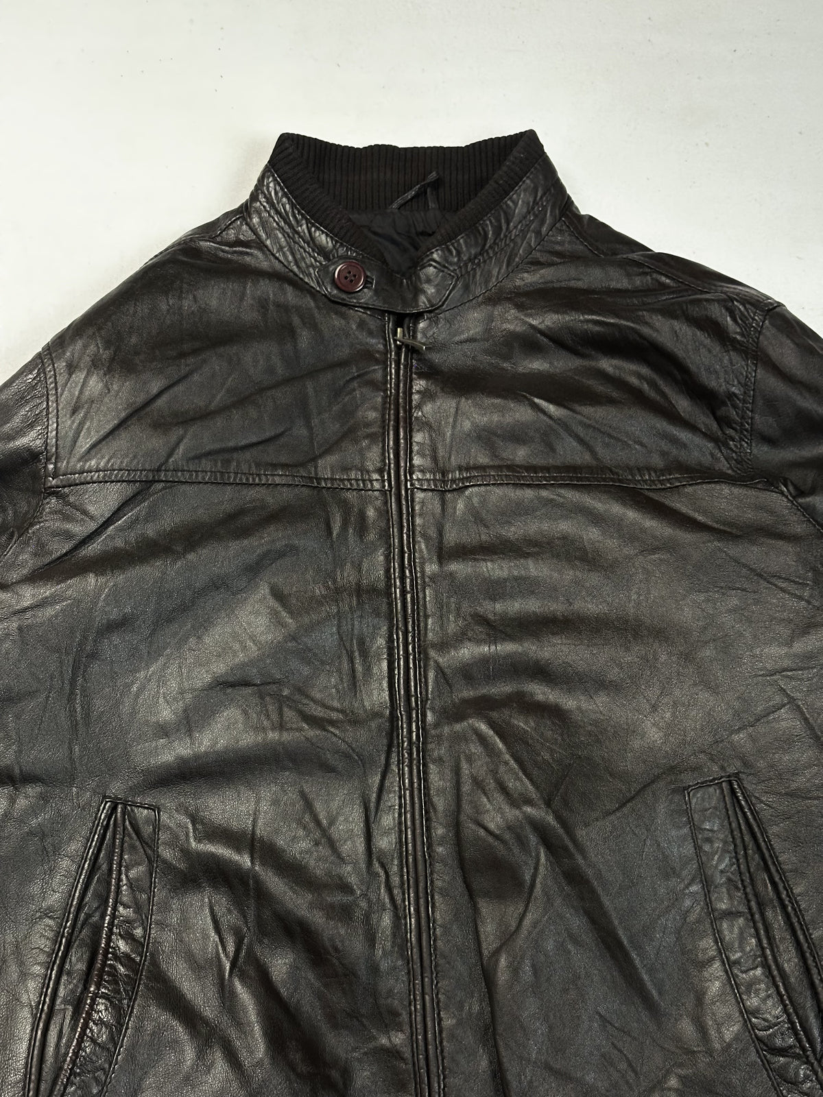 Size XL bomber in brown real leather with a 25 inch chest