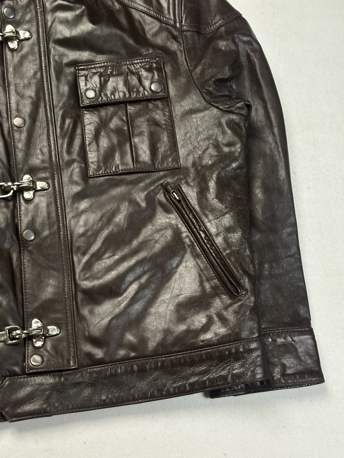 Brown leather field jacket in very good condition, shown in size L