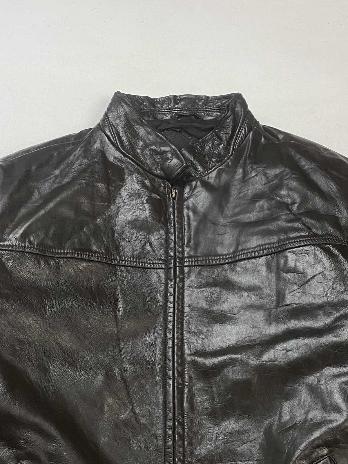 Brown leather cafe racer in very good condition, shown in size L