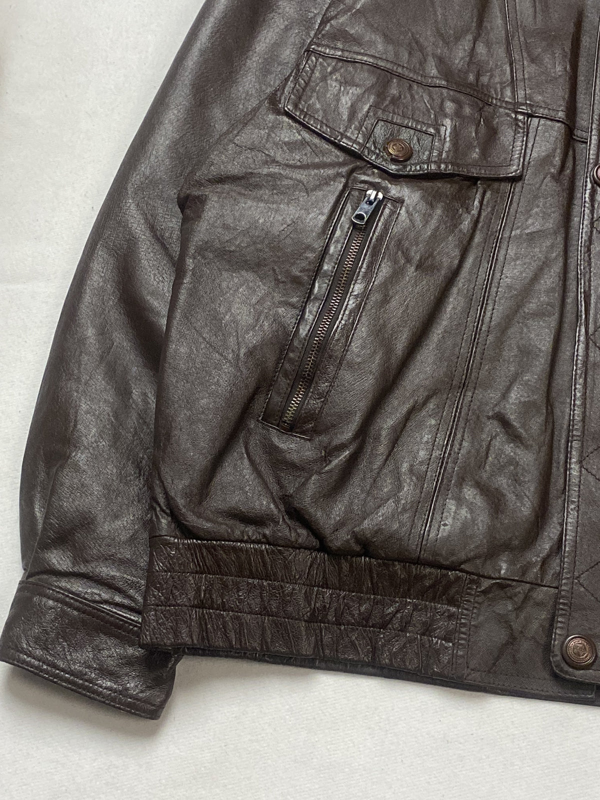 Size XL trucker in brown real leather with a 24 inch chest