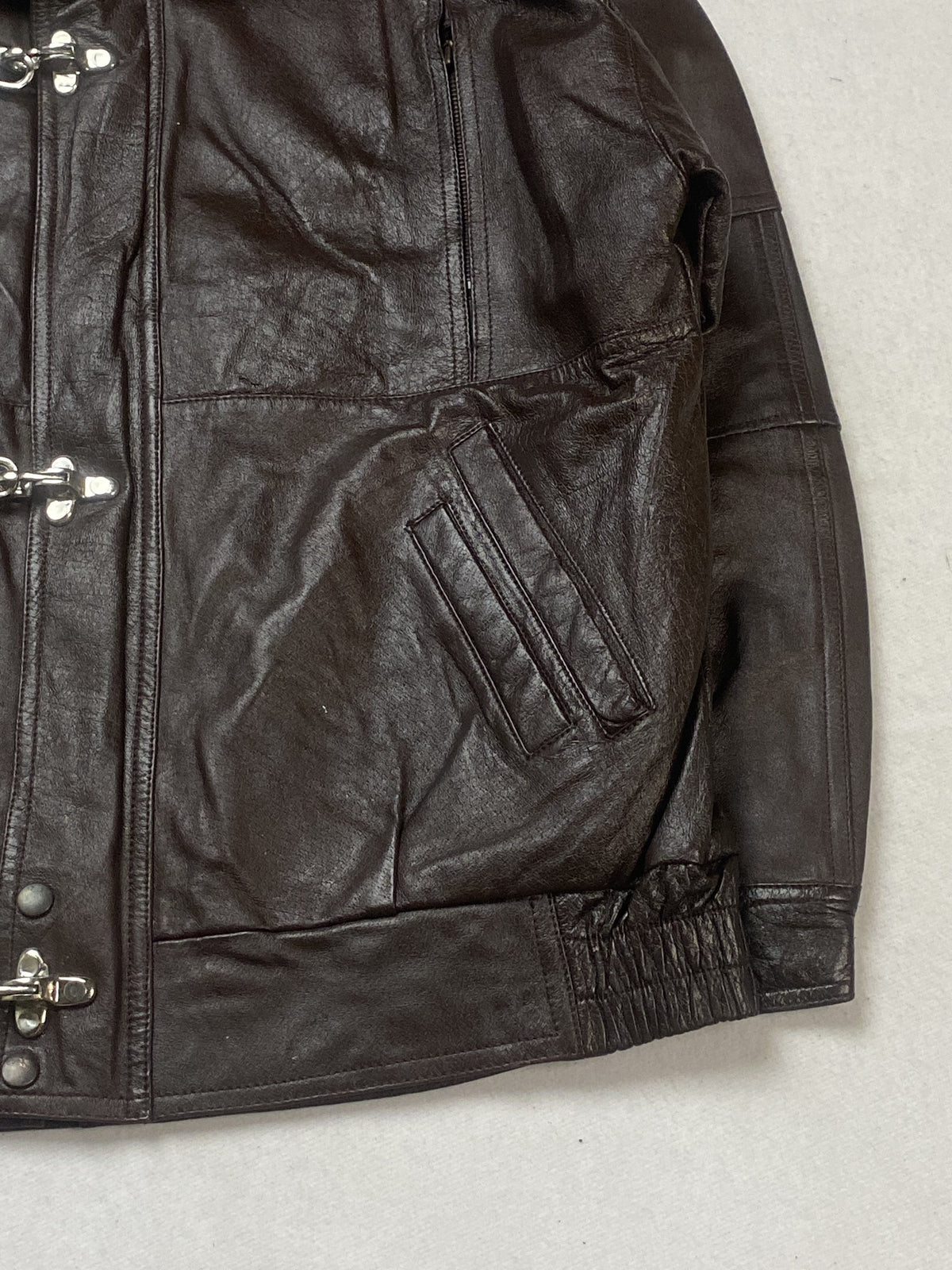 Brown leather jacket in very good condition, shown in size XXL