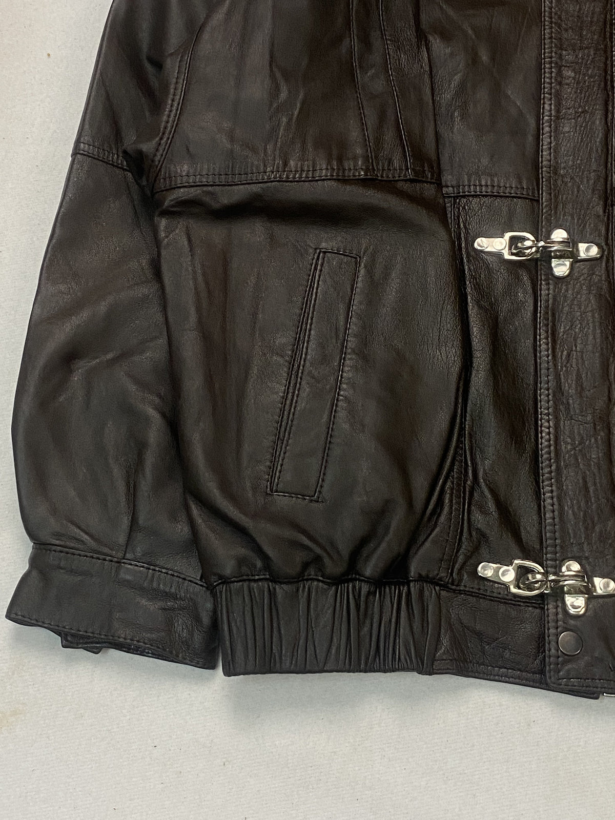 Size XXL harrington in brown real leather with a 27 inch chest