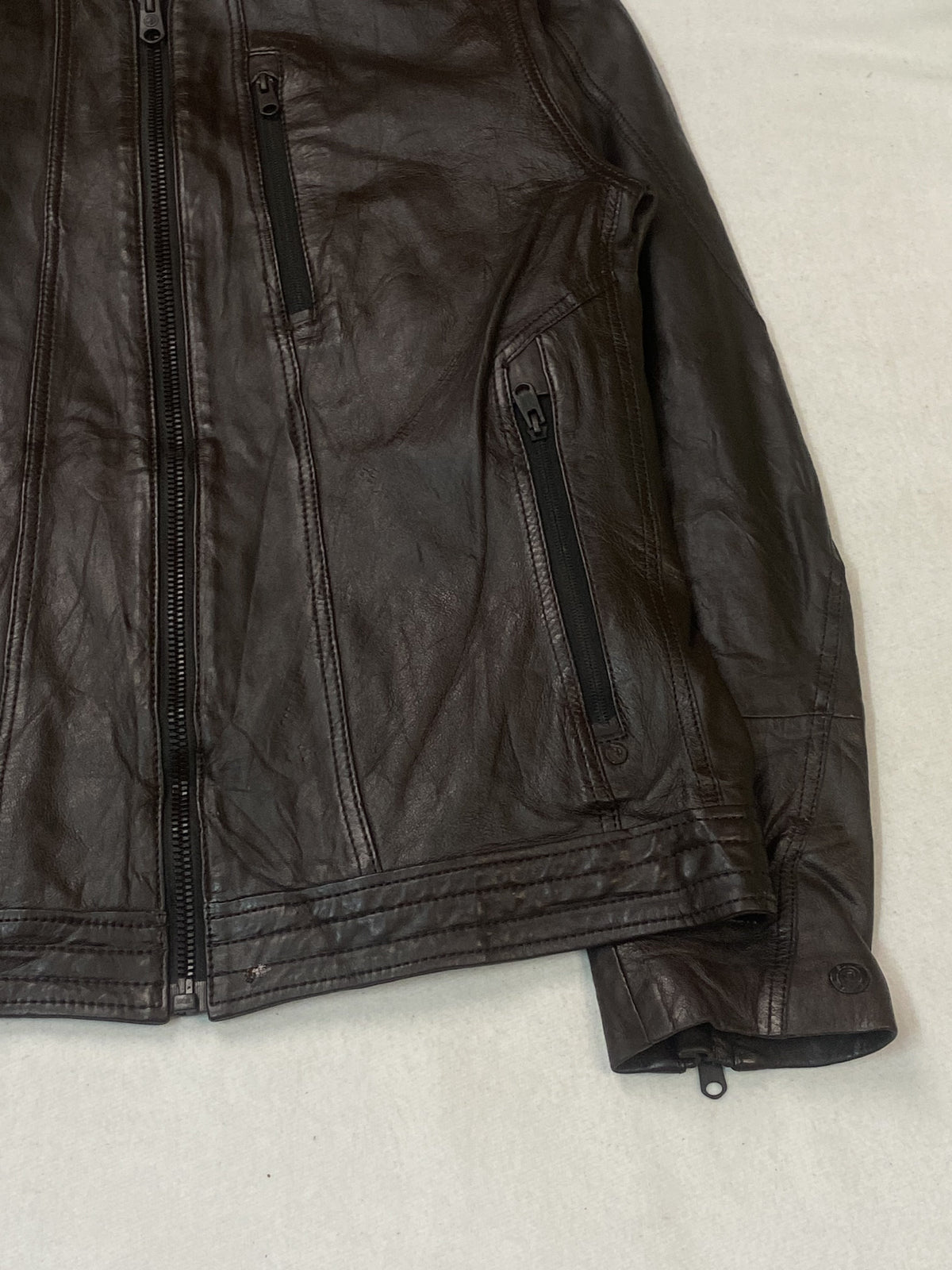 Brown leather cafe racer in very good condition, shown in size M