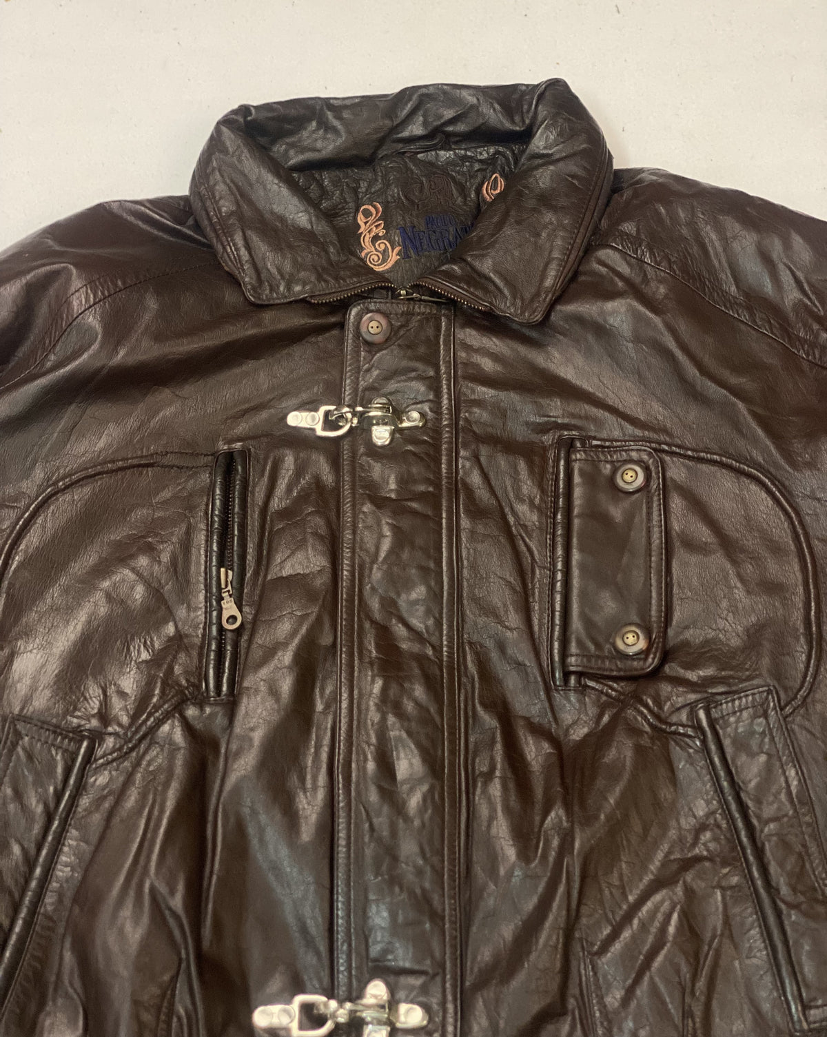 Brown leather jacket in very good condition, shown in size XXL