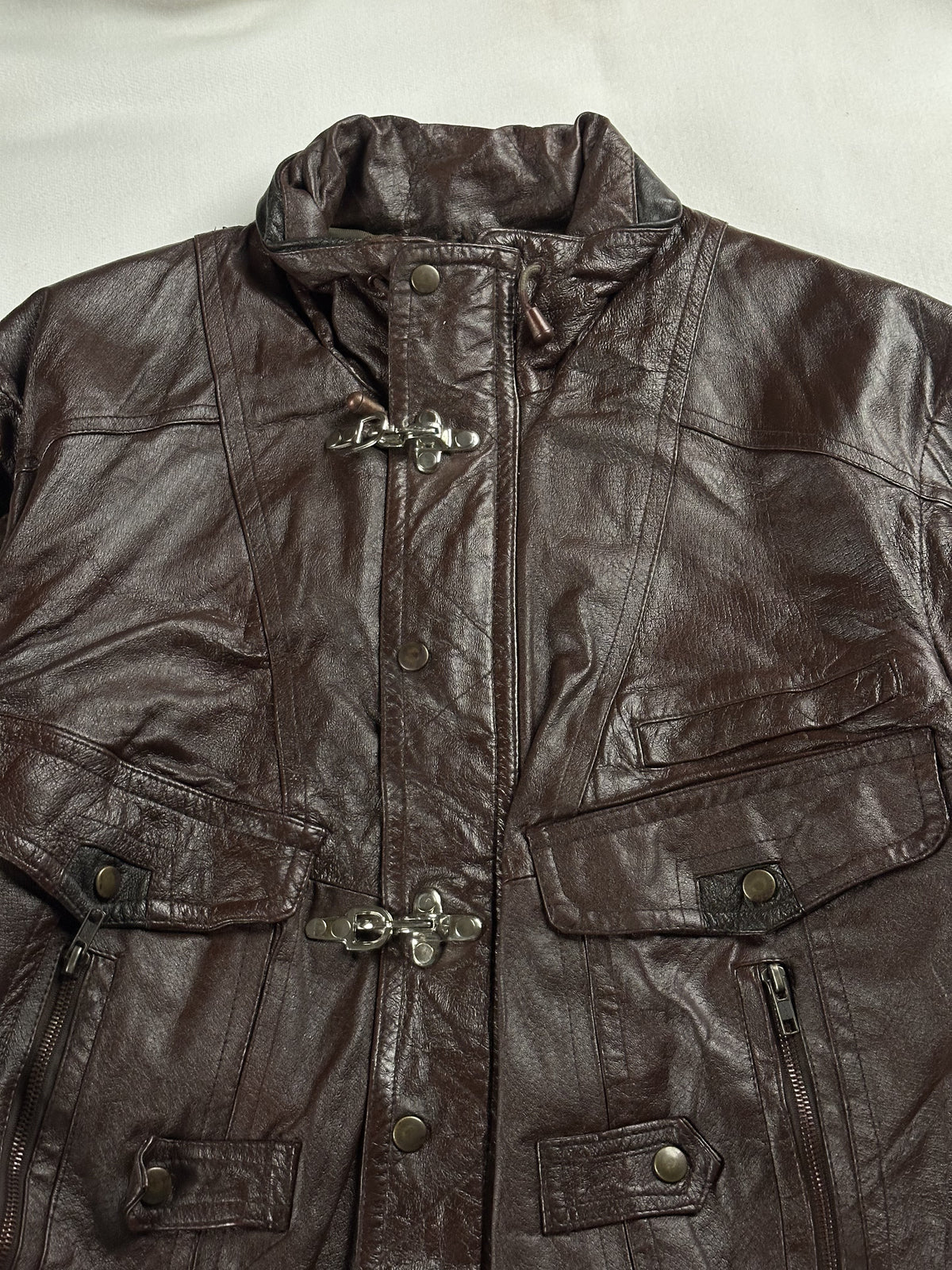 Brown leather jacket in very good condition, shown in size XL