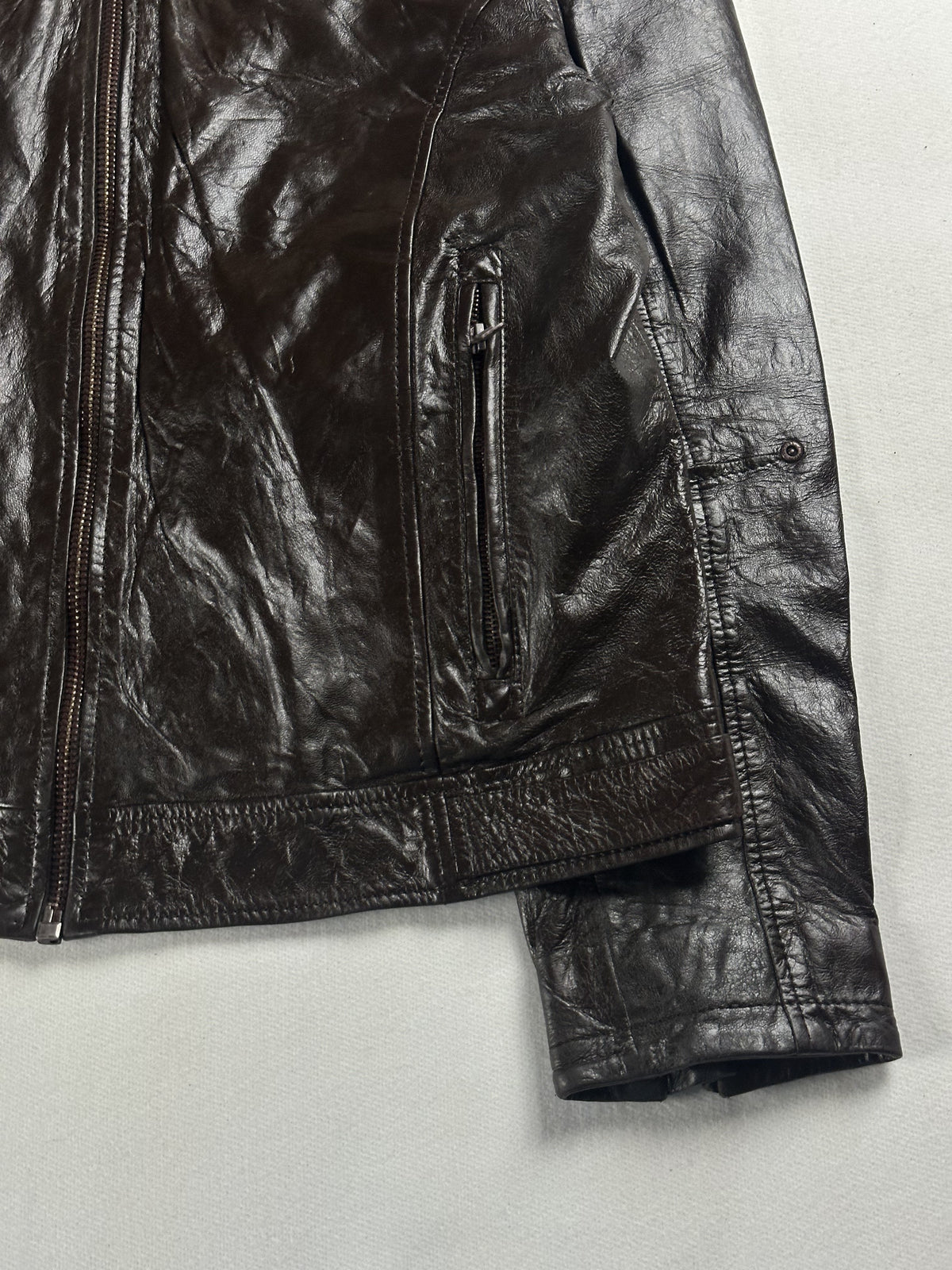 Brown leather cafe racer in very good condition, shown in size M