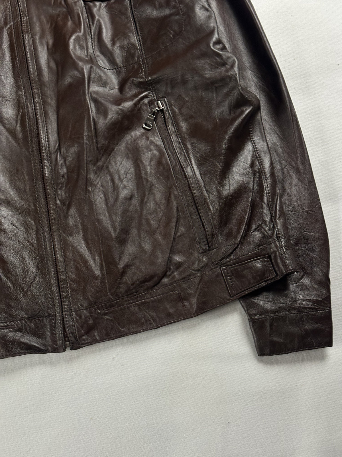 Brown leather cafe racer in very good condition, shown in size L