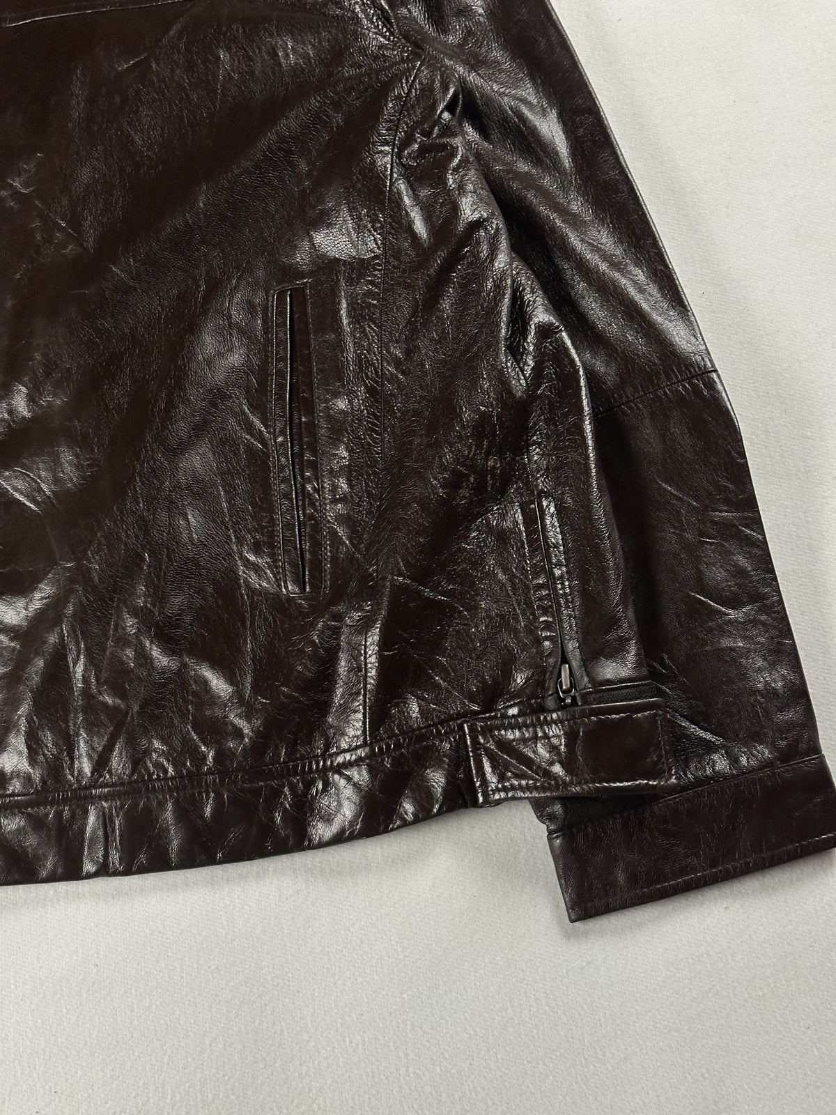 Brown leather jacket in very good condition, shown in size L