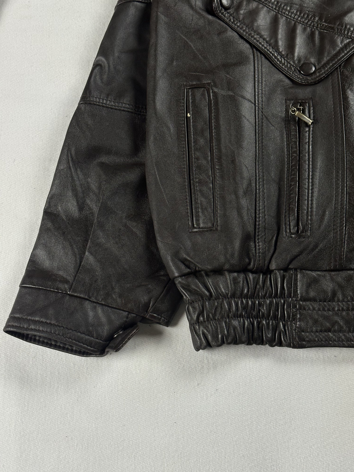 Size XXL jacket in brown real leather with a 27 inch chest