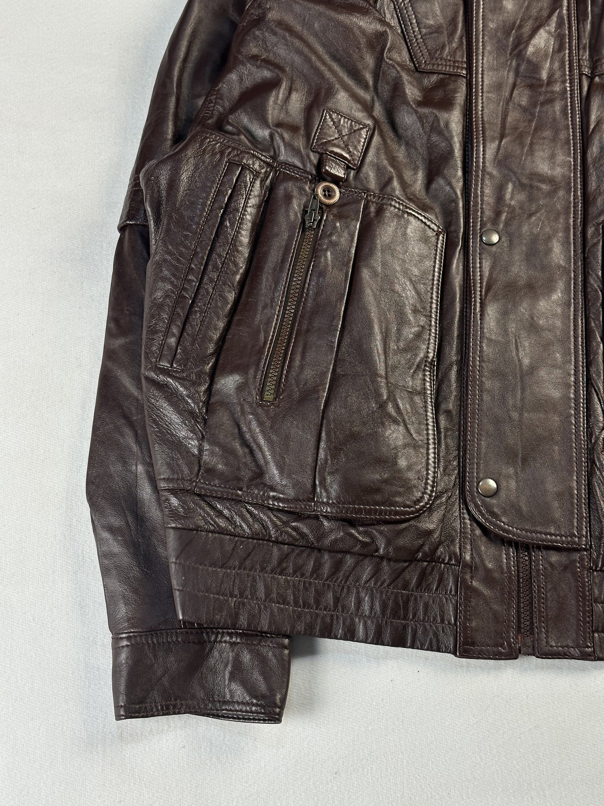Size XL field jacket in brown real leather with a 25 inch chest
