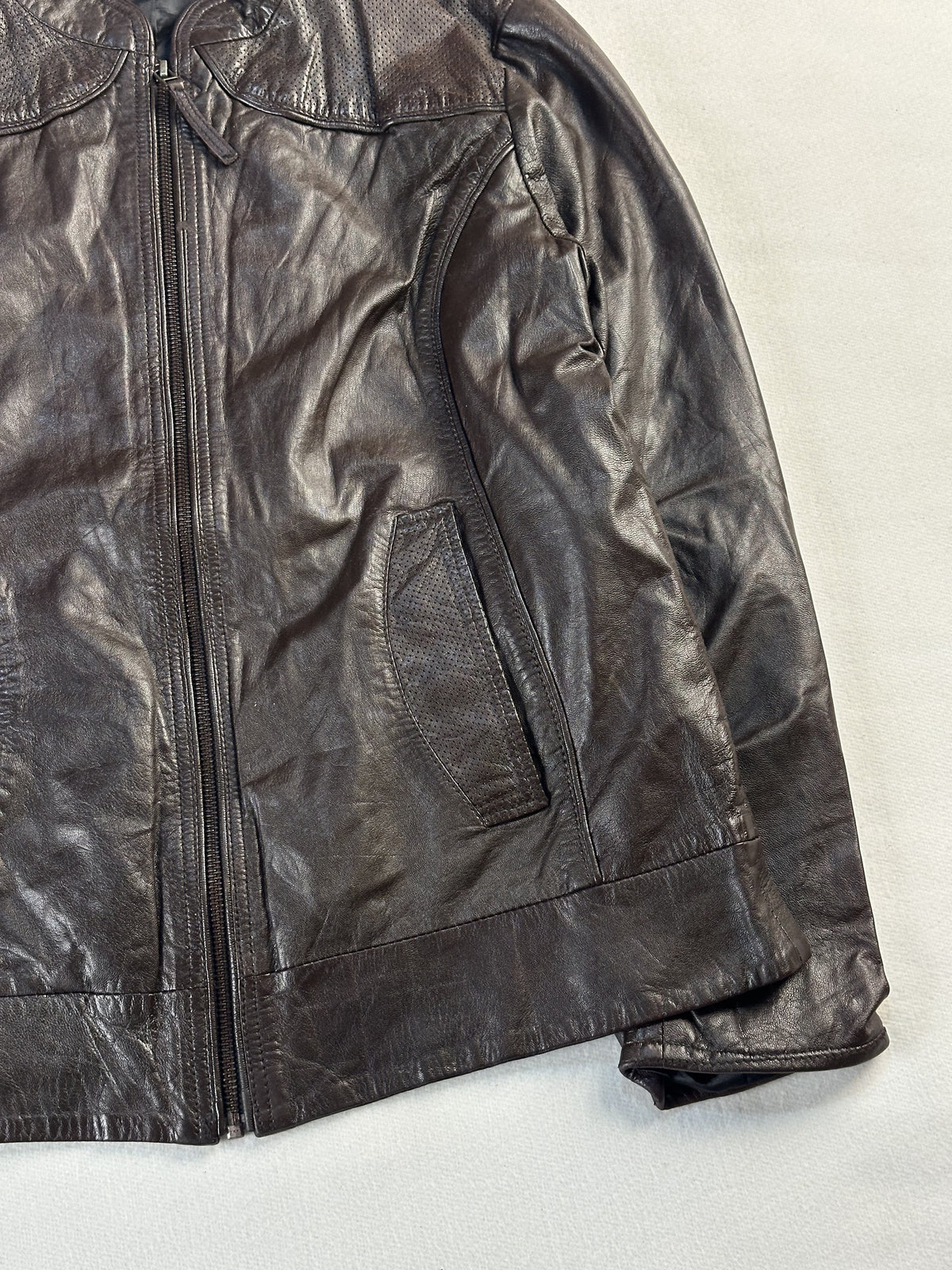 Brown leather cafe racer in very good condition, shown in size M