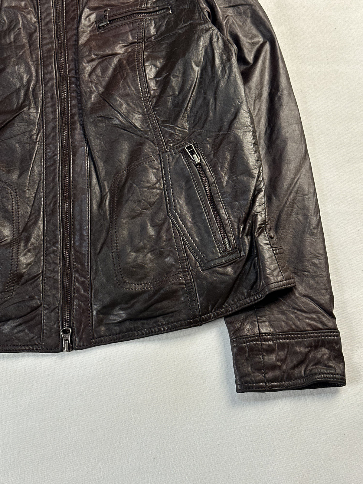 Brown leather cafe racer in very good condition, shown in size M