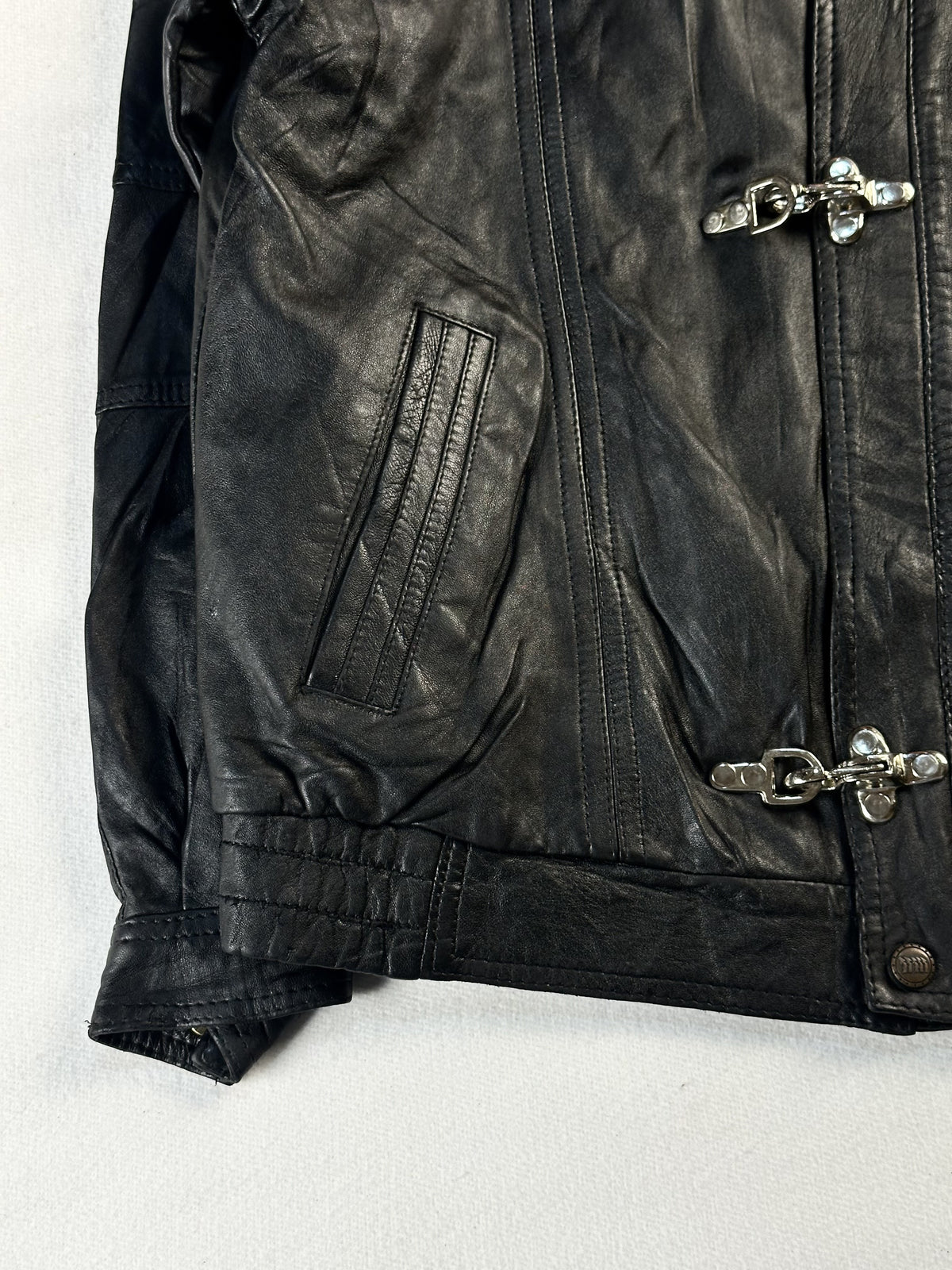 Black leather vintage jacket, size L - sleeve and cuff.