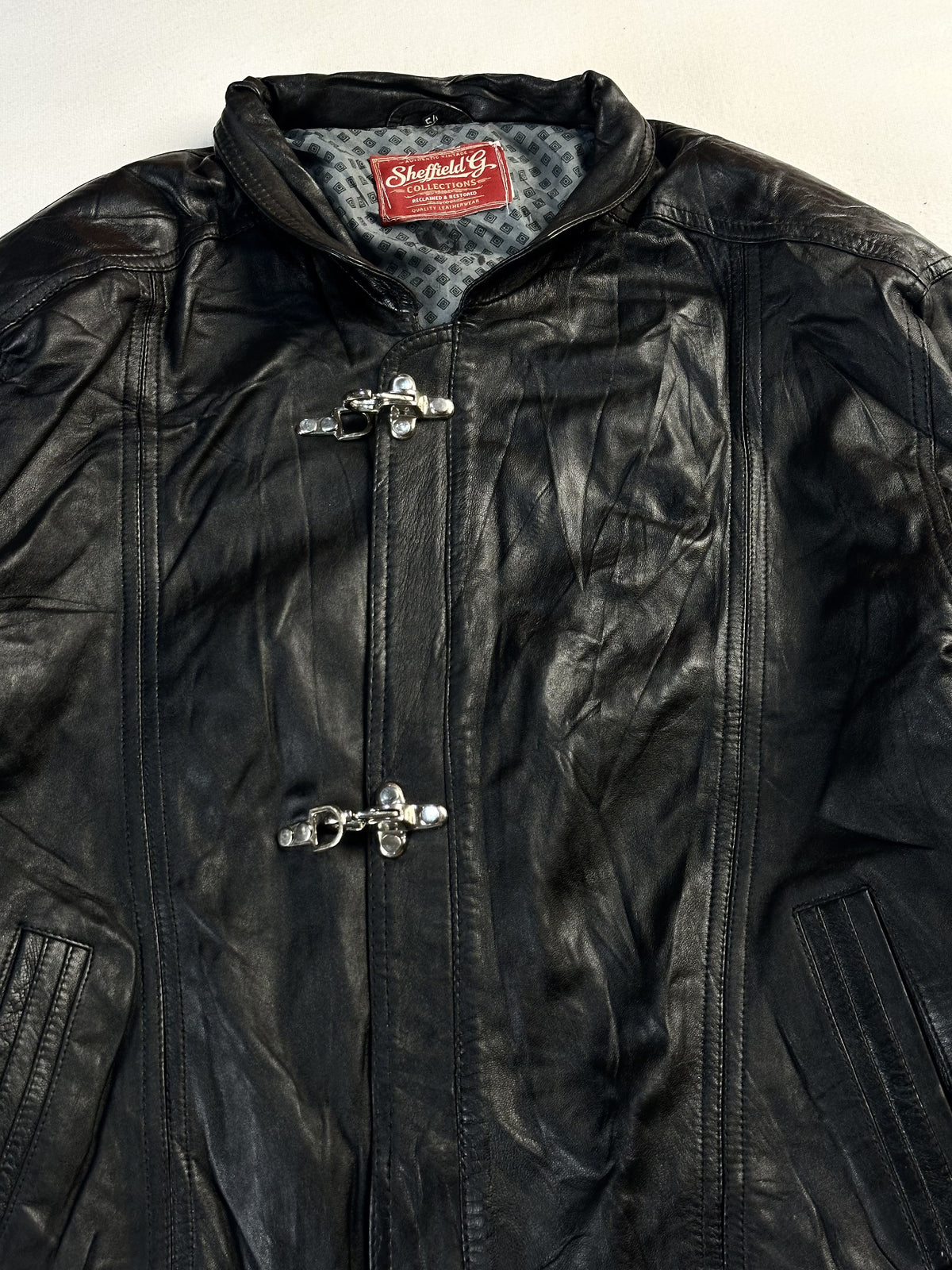 Black leather vintage jacket, size L - back view.