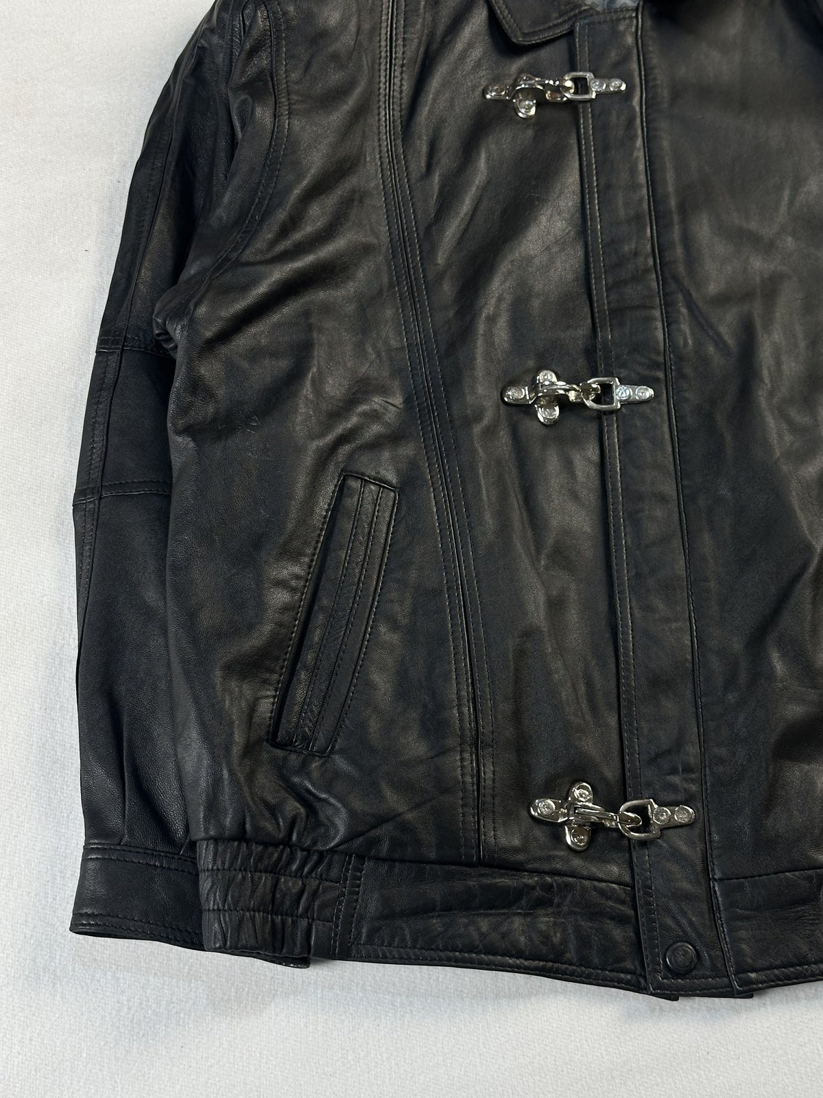 Black leather vintage jacket, size L - sleeve and cuff.