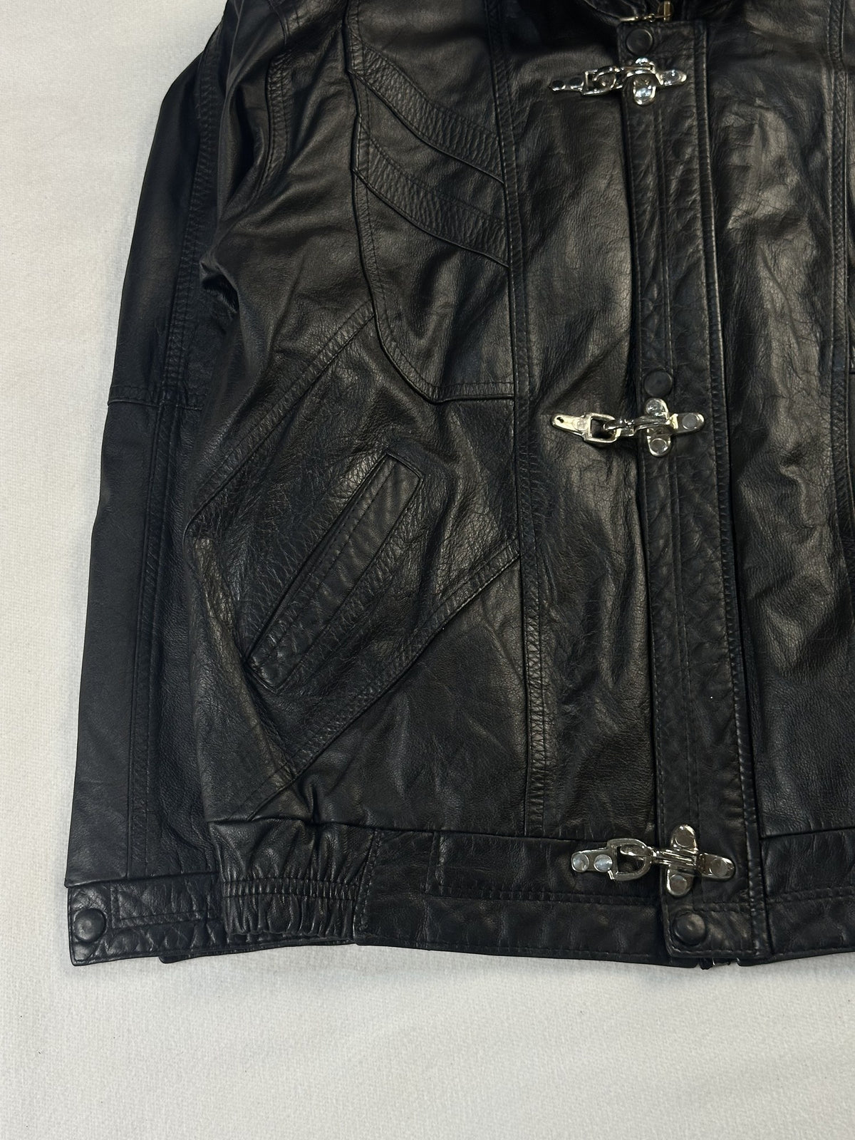 Black leather vintage jacket, size L - sleeve and cuff.