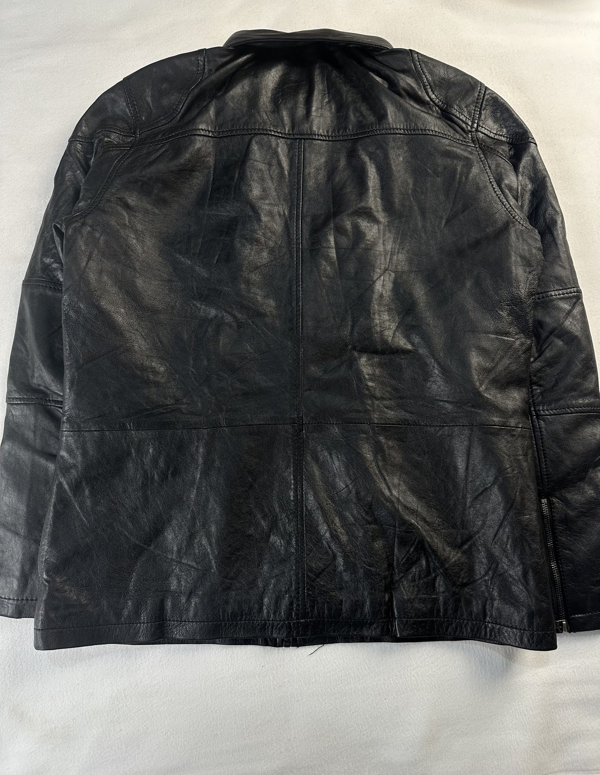 Black leather field jacket, size L - collar detail.