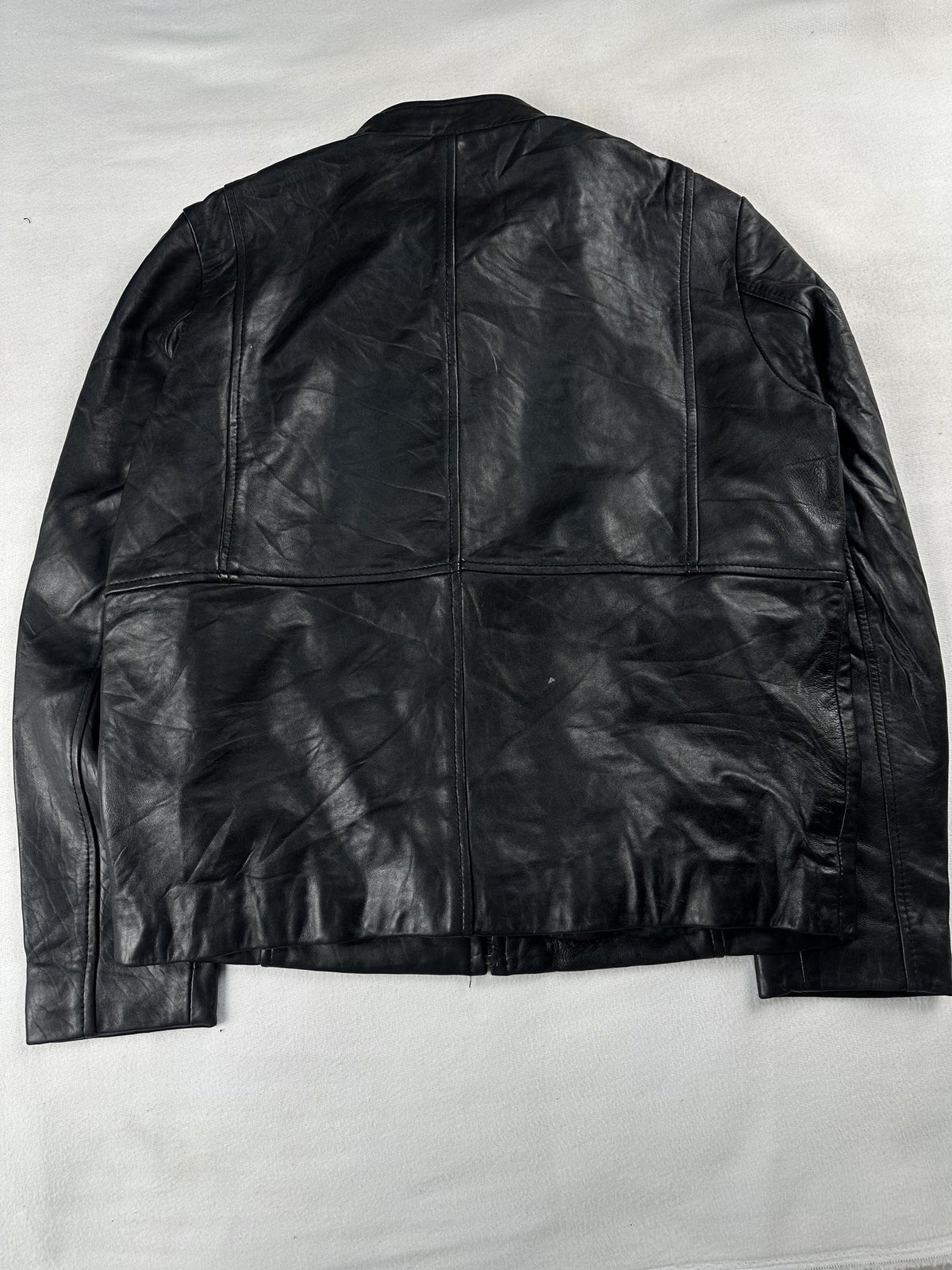 Black leather cafe racer jacket, size M - collar detail.