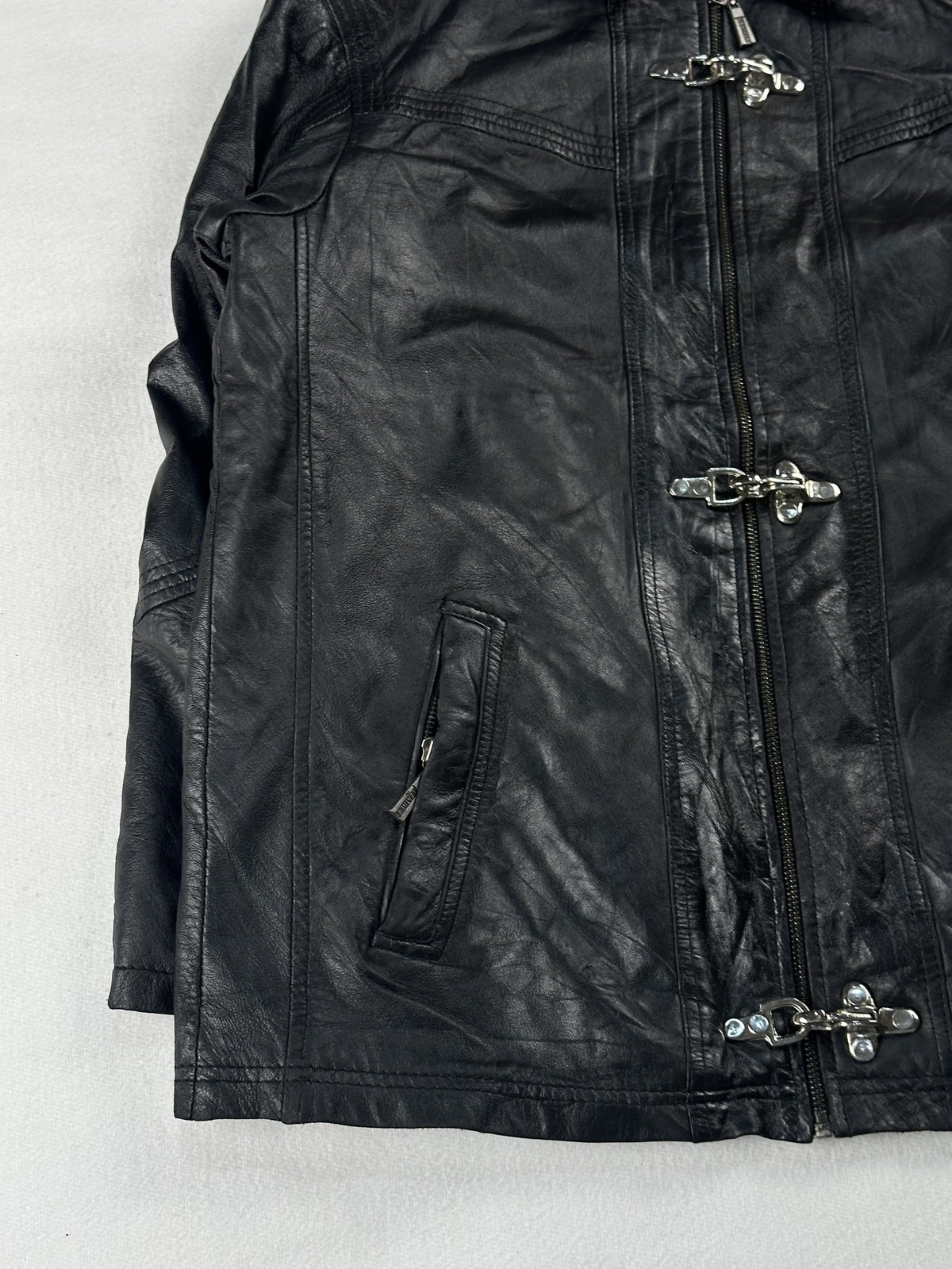 Black leather vintage jacket, size L - sleeve and cuff.