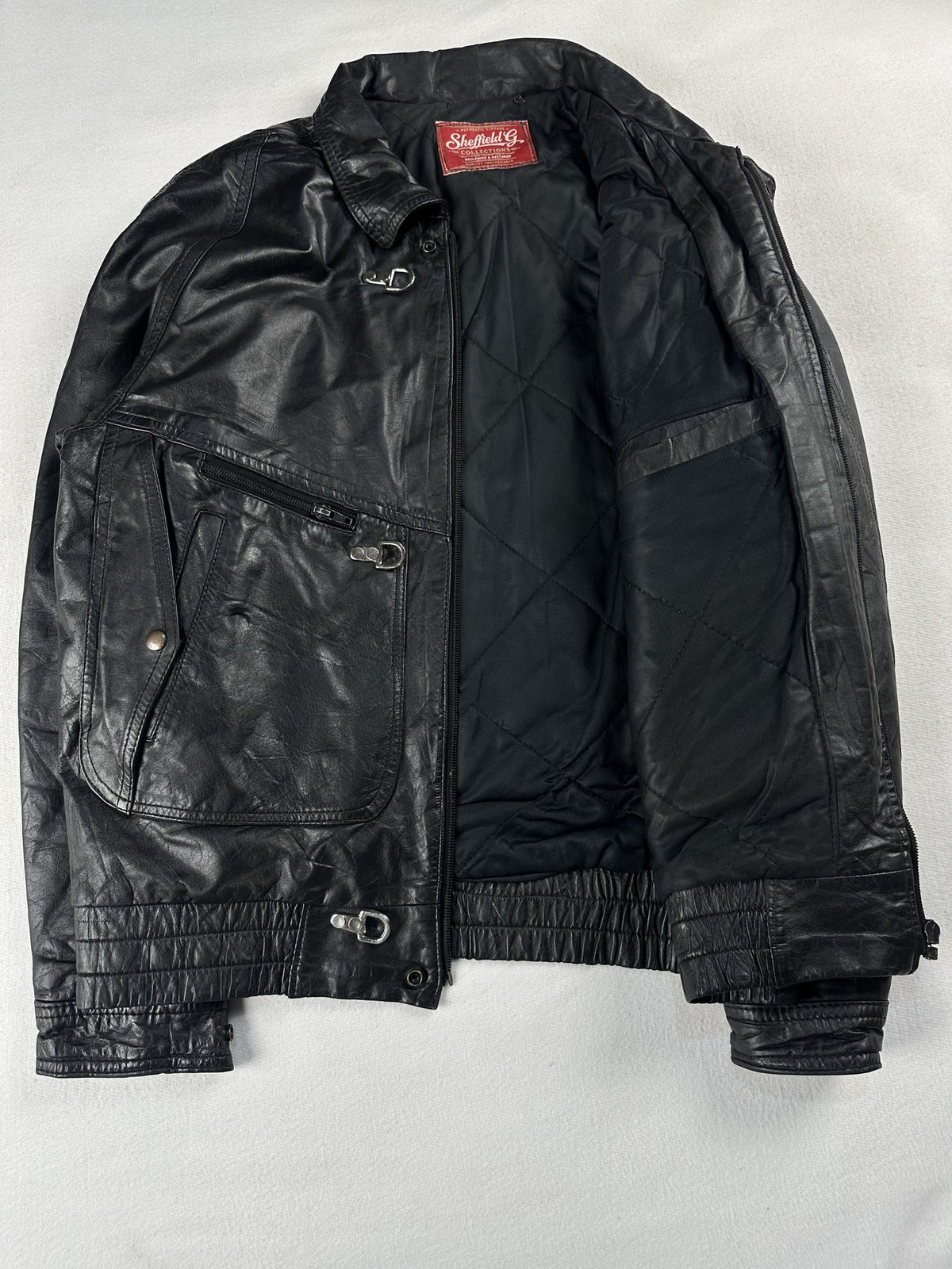Black leather vintage jacket, size M - interior lining.