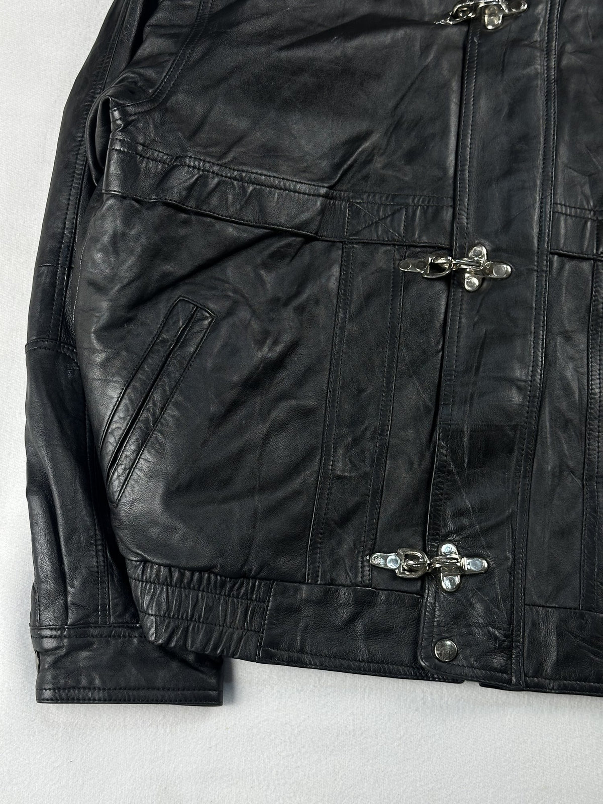 Black leather vintage jacket, size L - sleeve and cuff.
