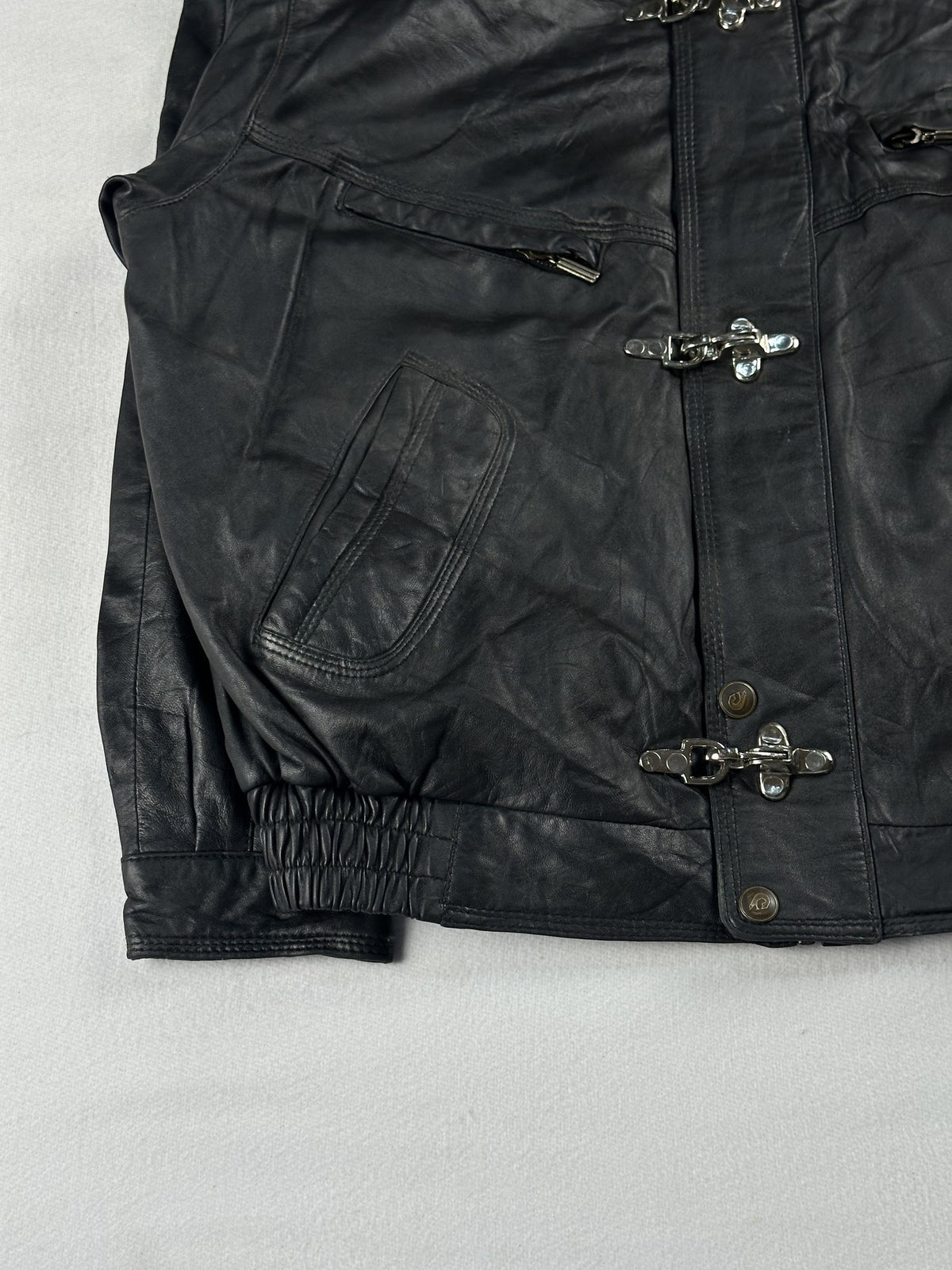 Black leather vintage jacket, size L - sleeve and cuff.