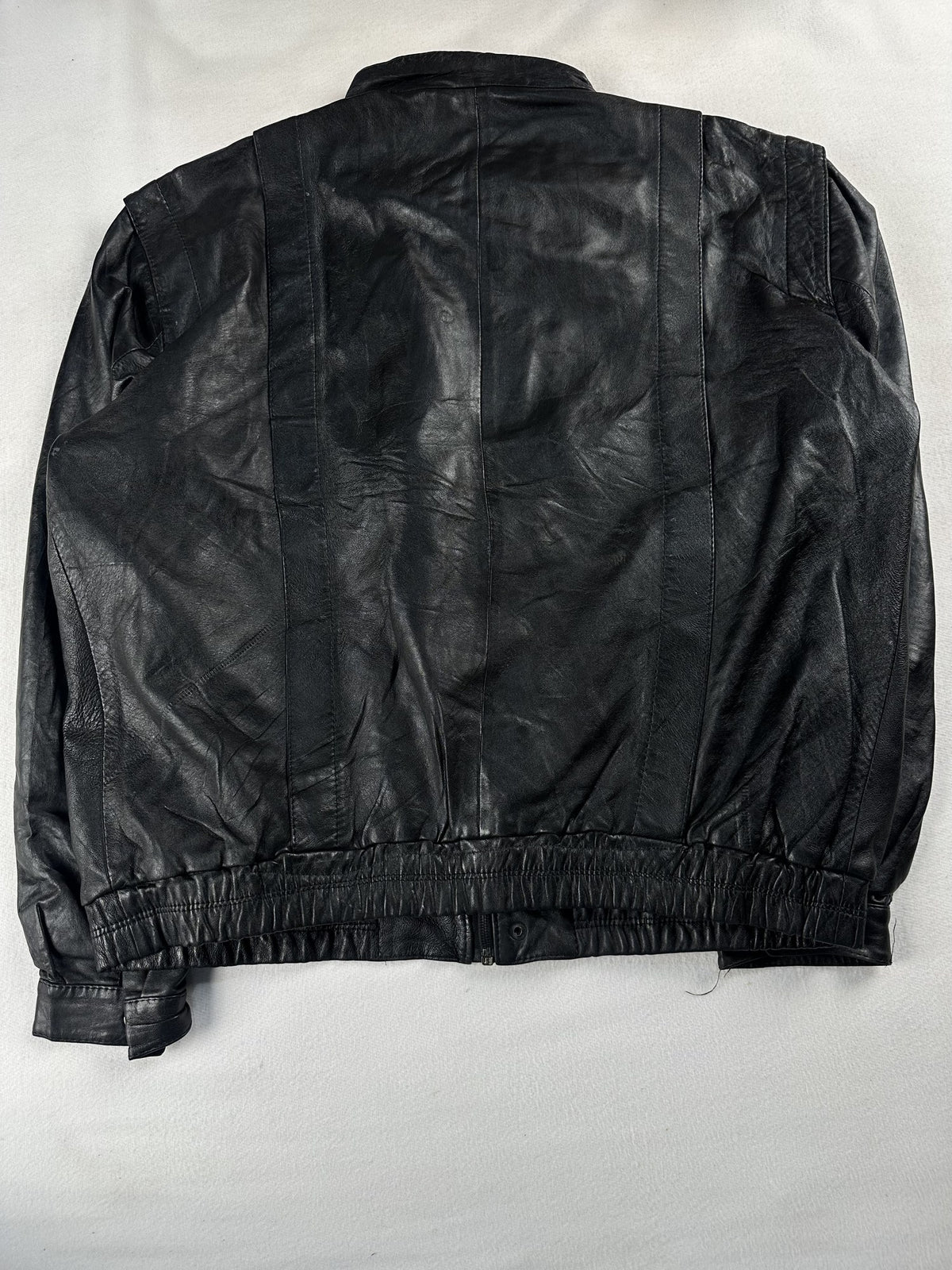 Black leather cafe racer jacket, size L - collar detail.