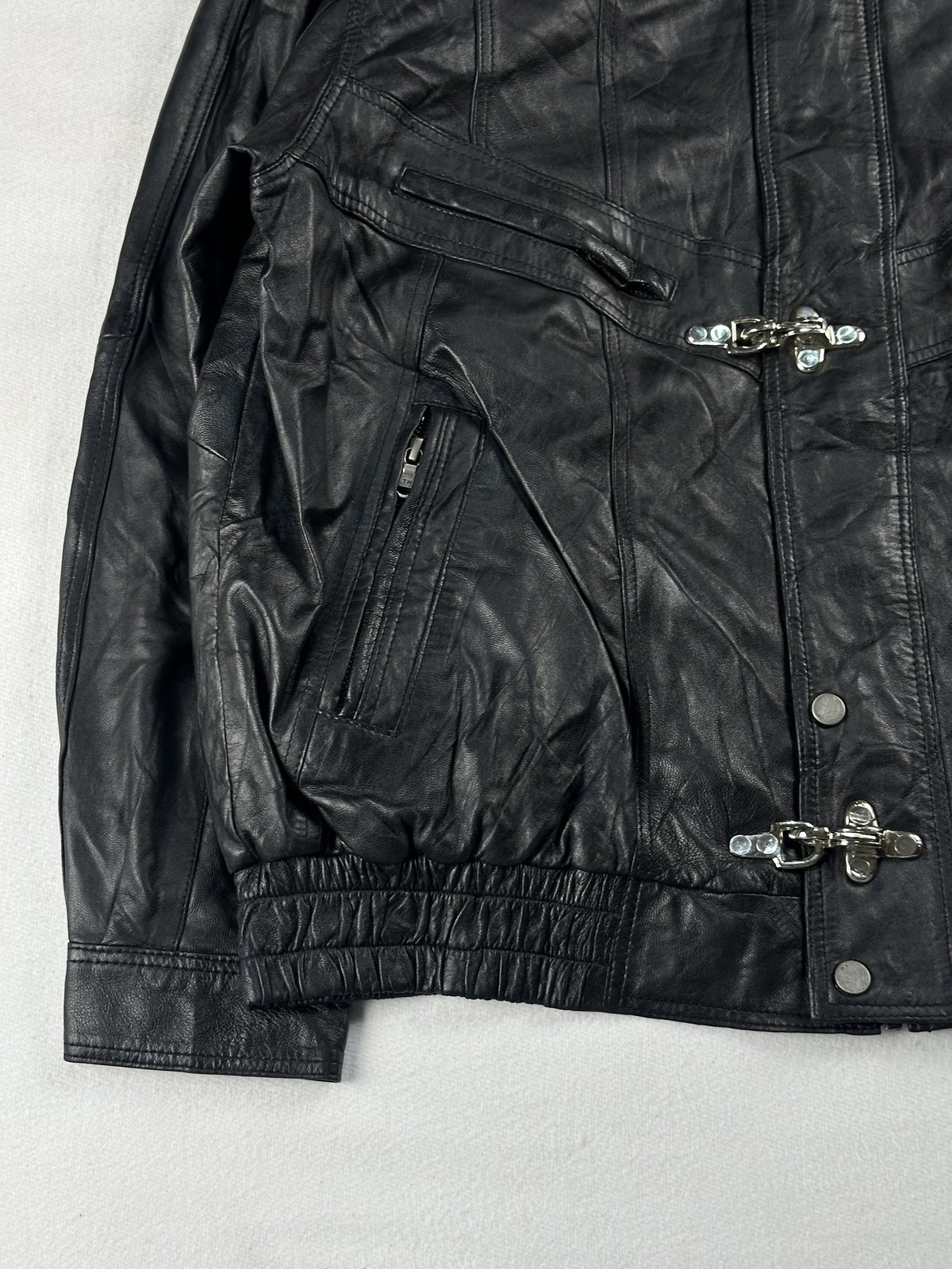 Black leather vintage jacket, size L - sleeve and cuff.
