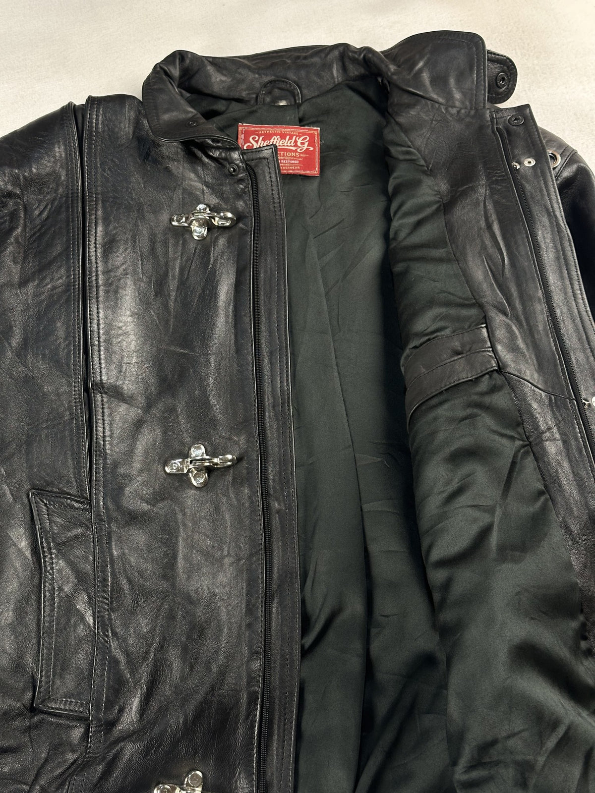Black leather vintage jacket, size L - interior lining.