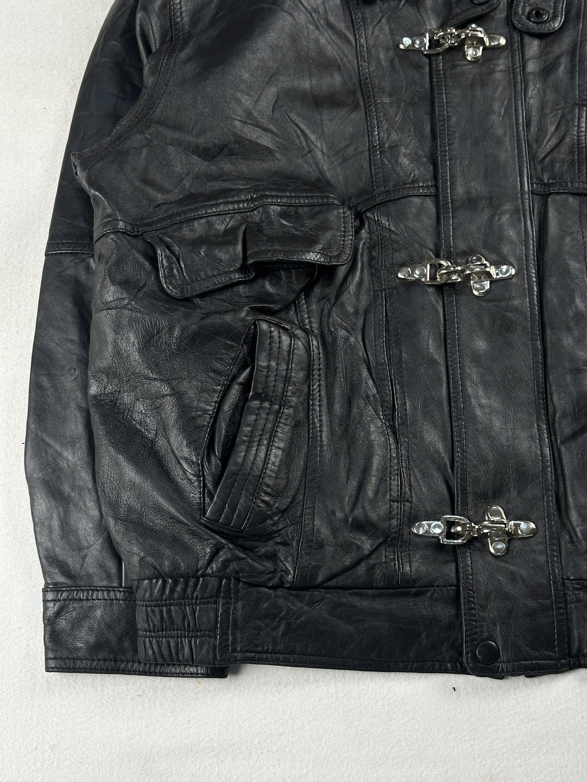 Black leather vintage jacket, size L - sleeve and cuff.
