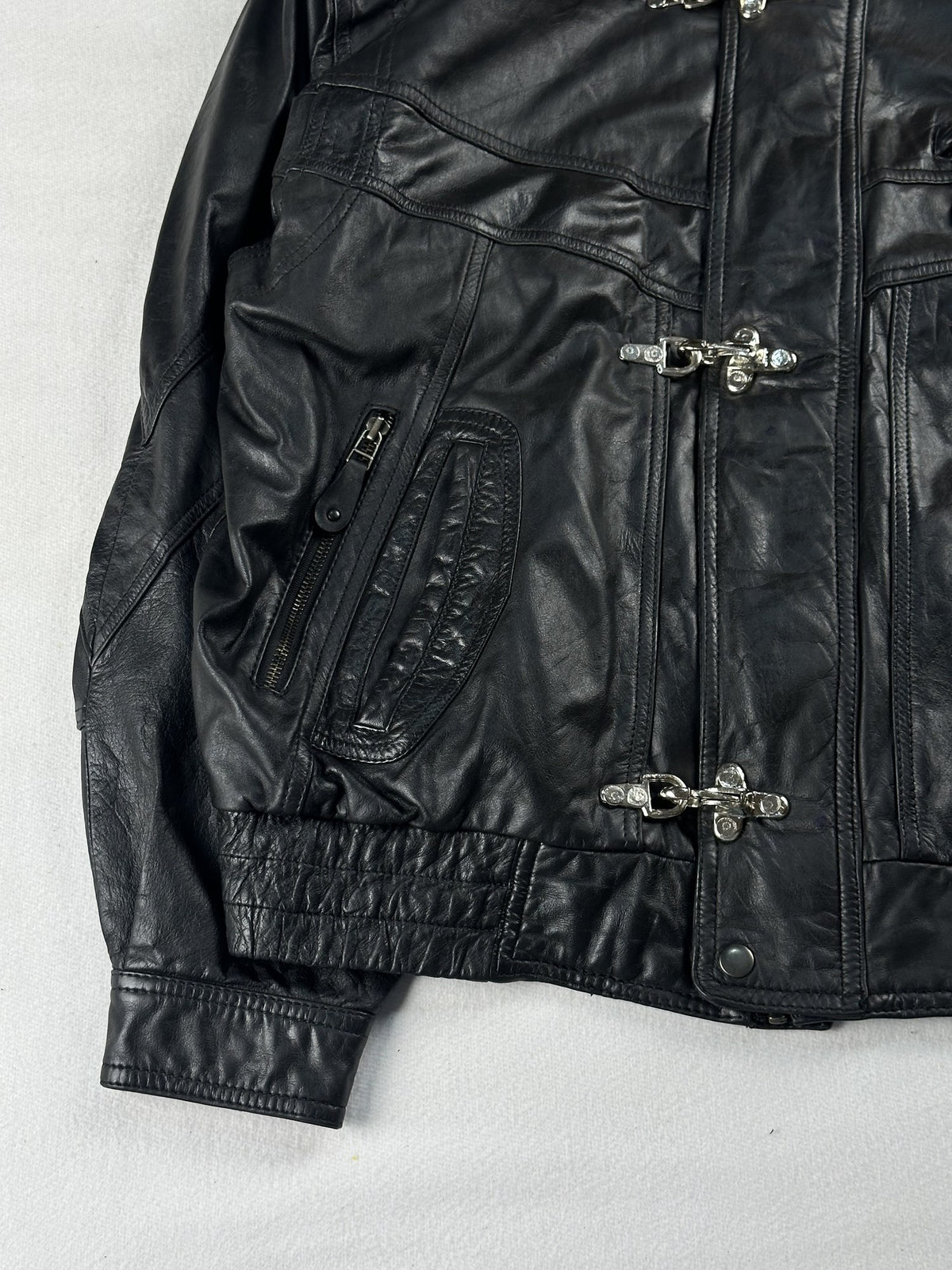 Black leather vintage jacket, size L - sleeve and cuff.