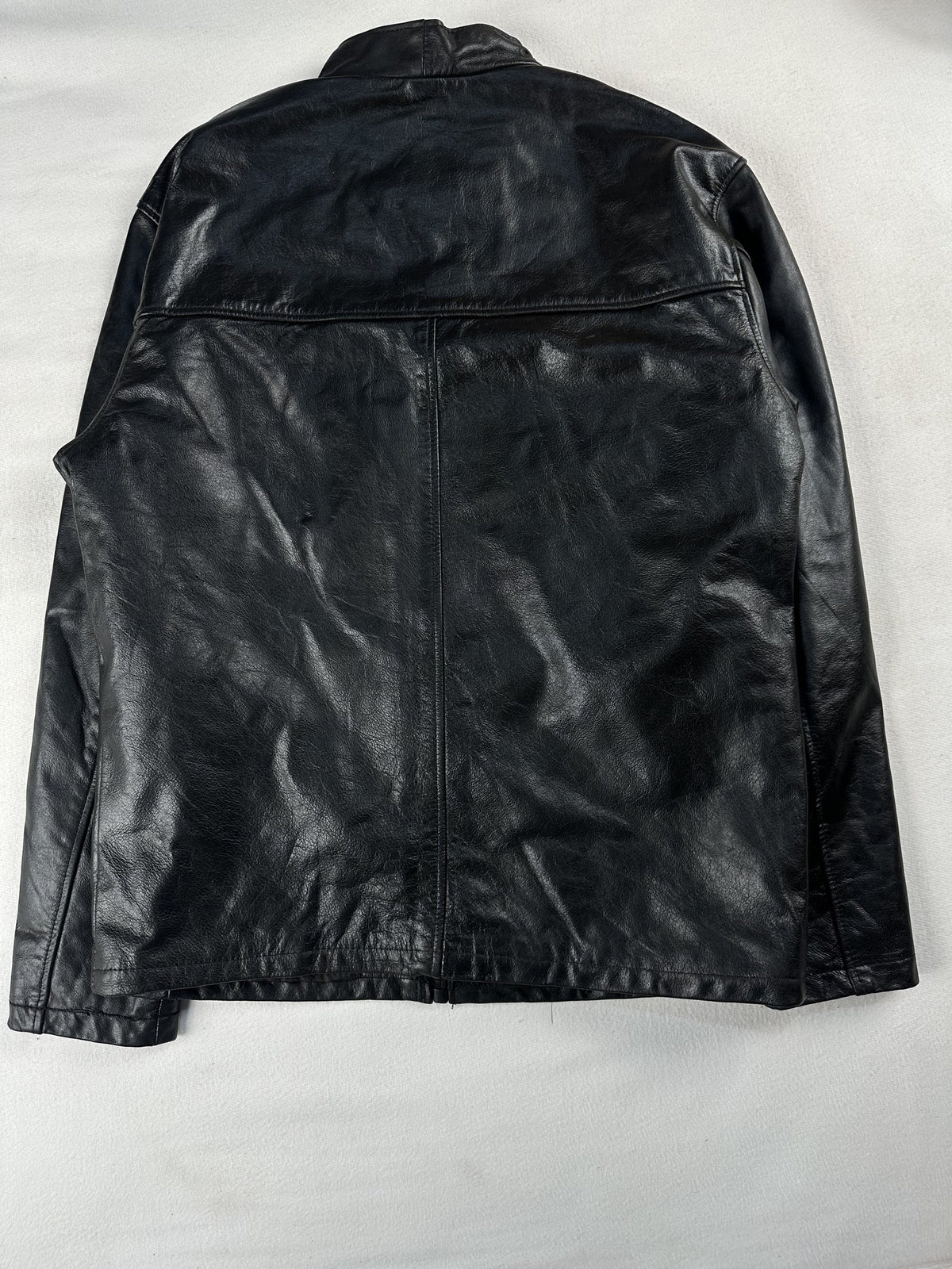 Black leather cafe racer jacket, size M - collar detail.