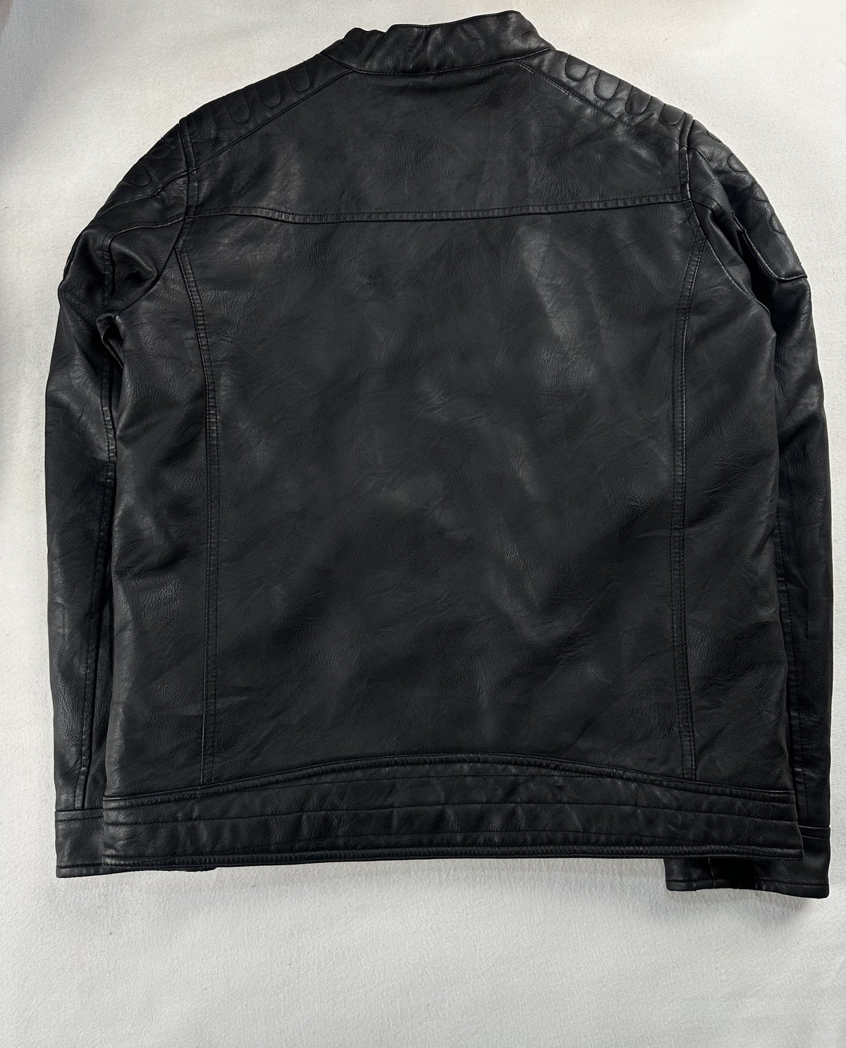 Black leather cafe racer jacket, size M - collar detail.