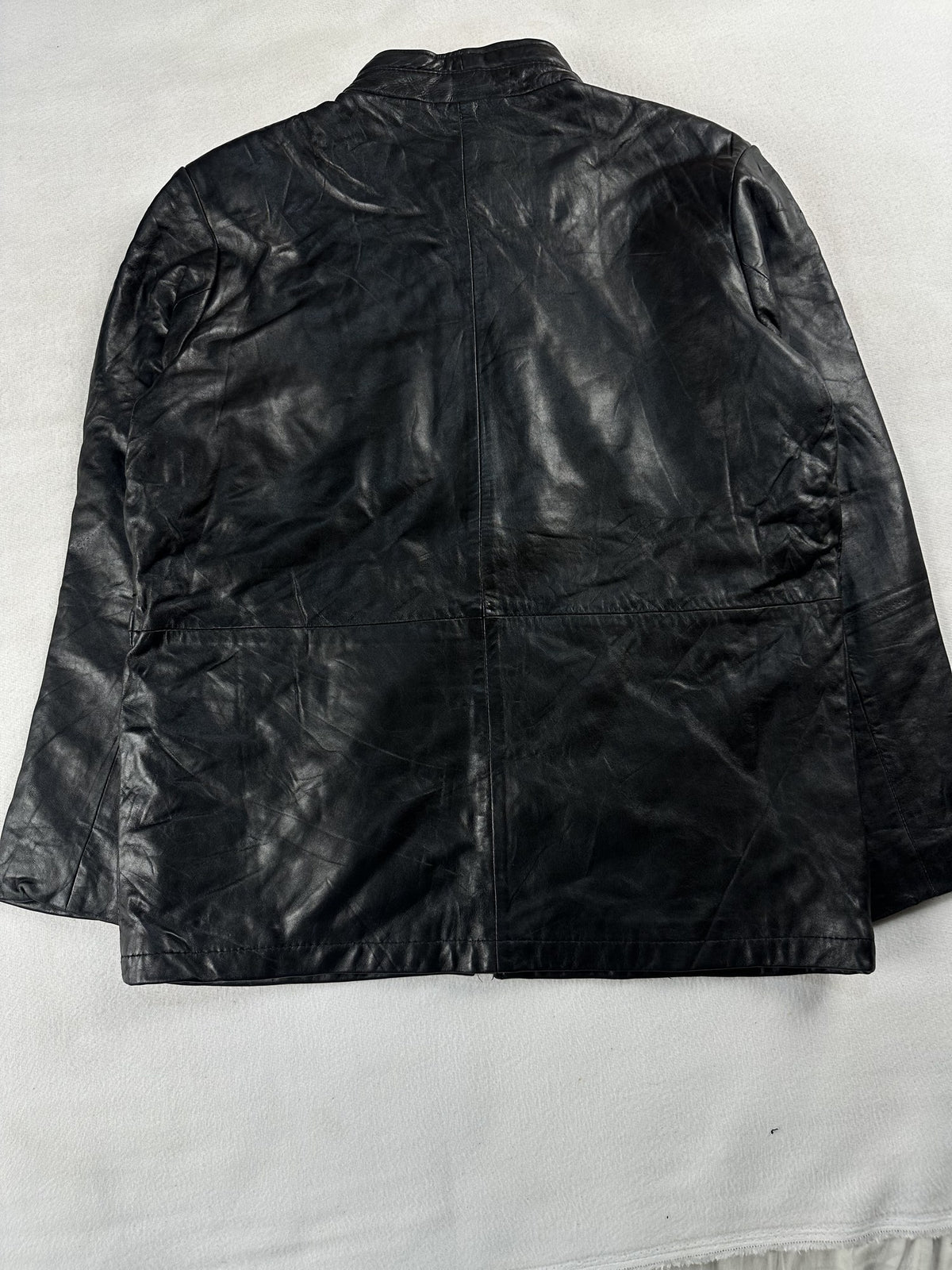 Black leather cafe racer jacket, size M - collar detail.