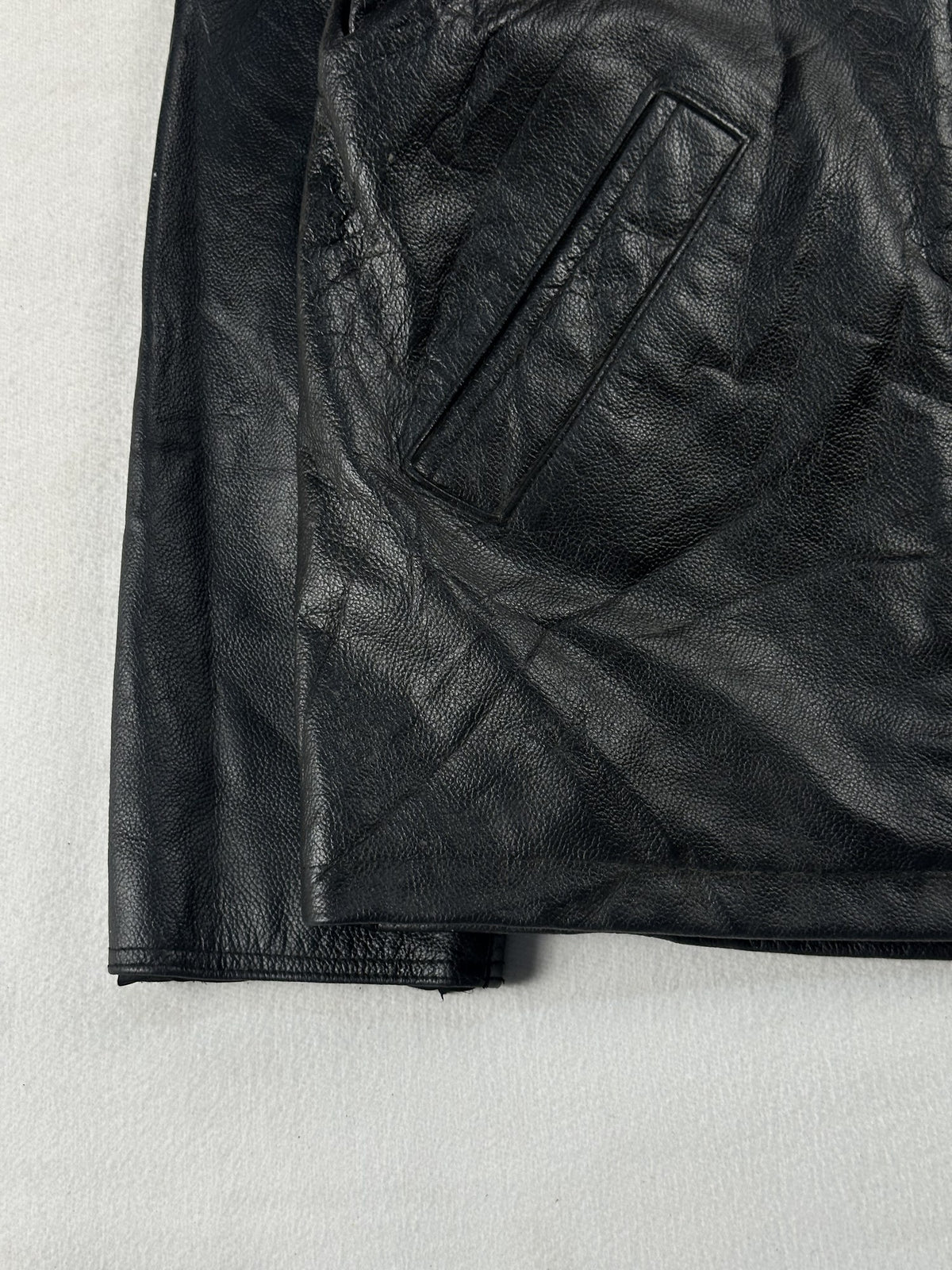 Black leather vintage jacket, size M - sleeve and cuff.