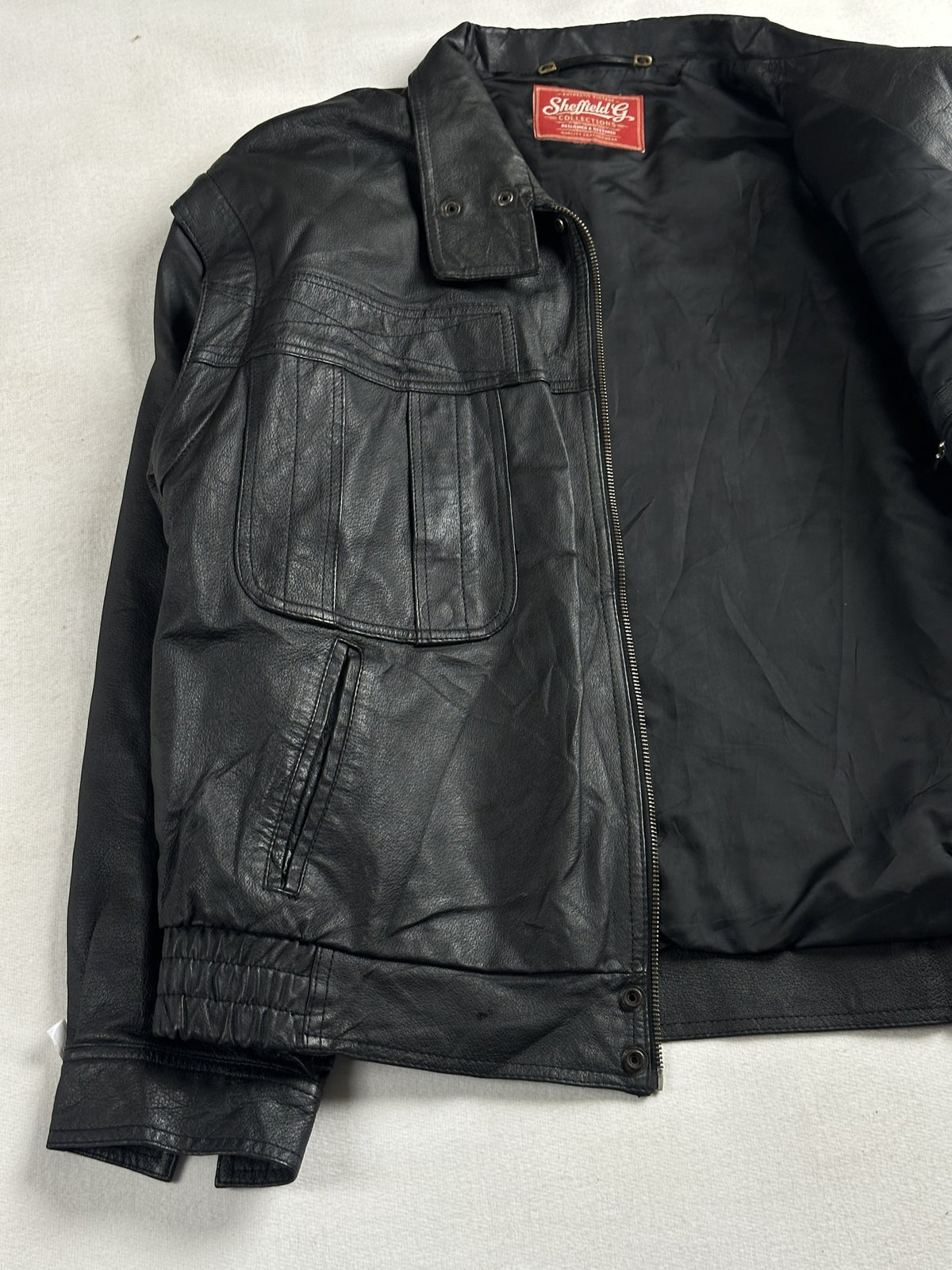 Black leather vintage jacket, size M - interior lining.