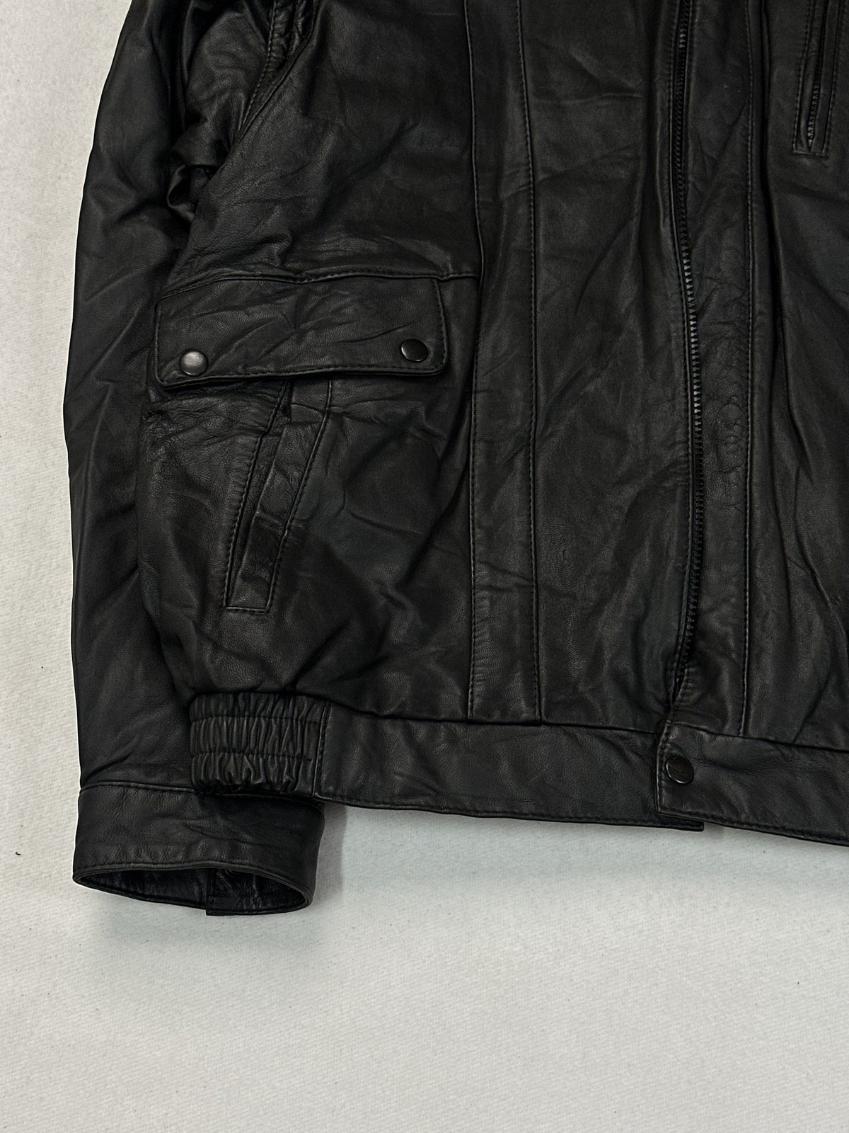 Black leather vintage jacket, size L - sleeve and cuff.