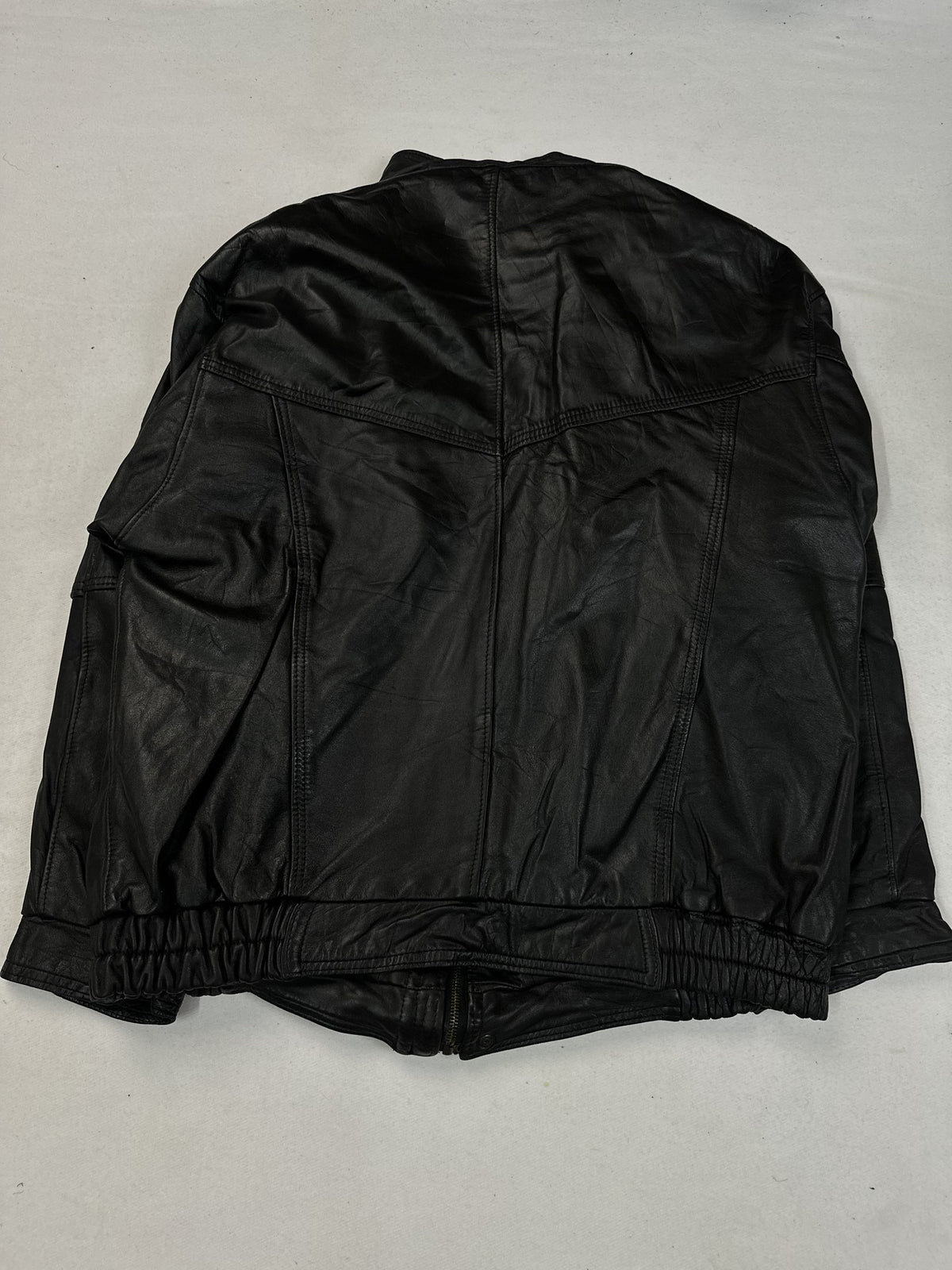 Black leather field jacket, size L - collar detail.