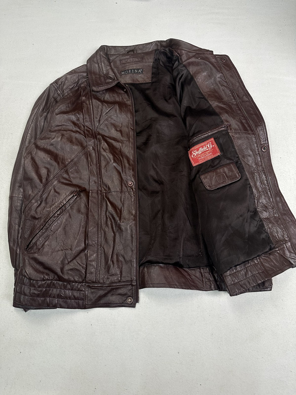 Interior lining of the size XXL burgundy leather bomber jacket