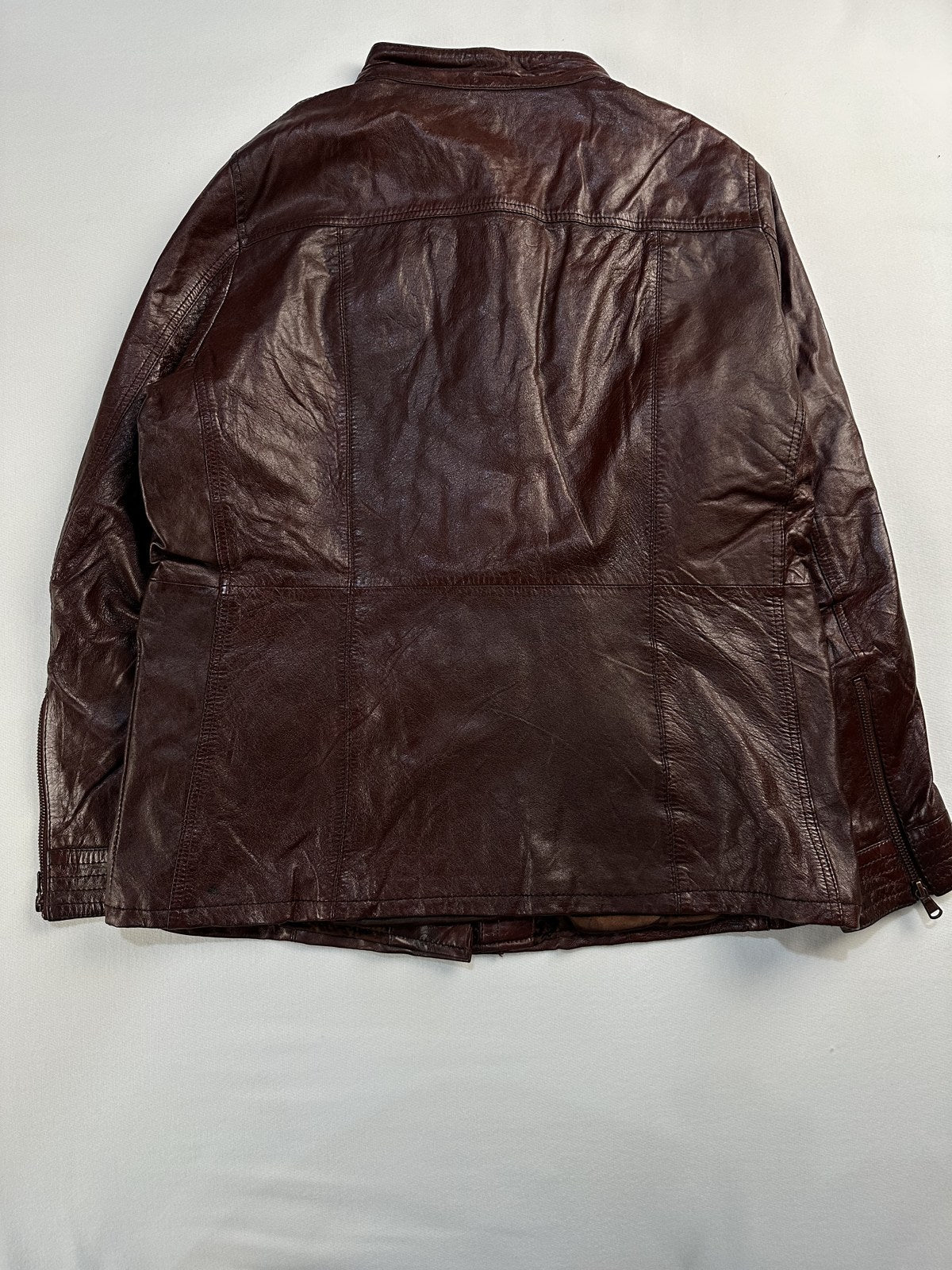 Back of the size L burgundy field jacket shown flat