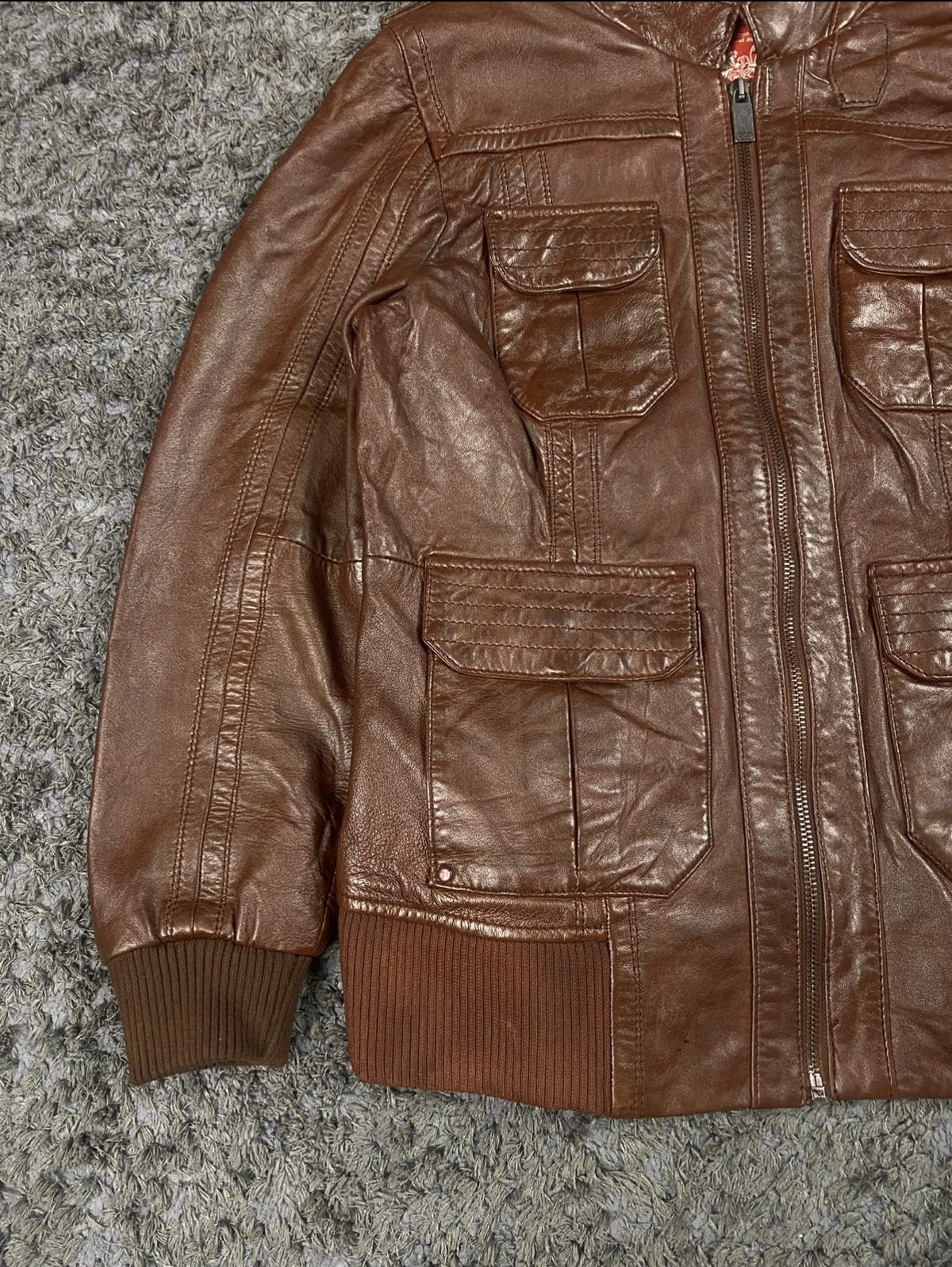 Rear panel of the size S burgundy leather flight jacket